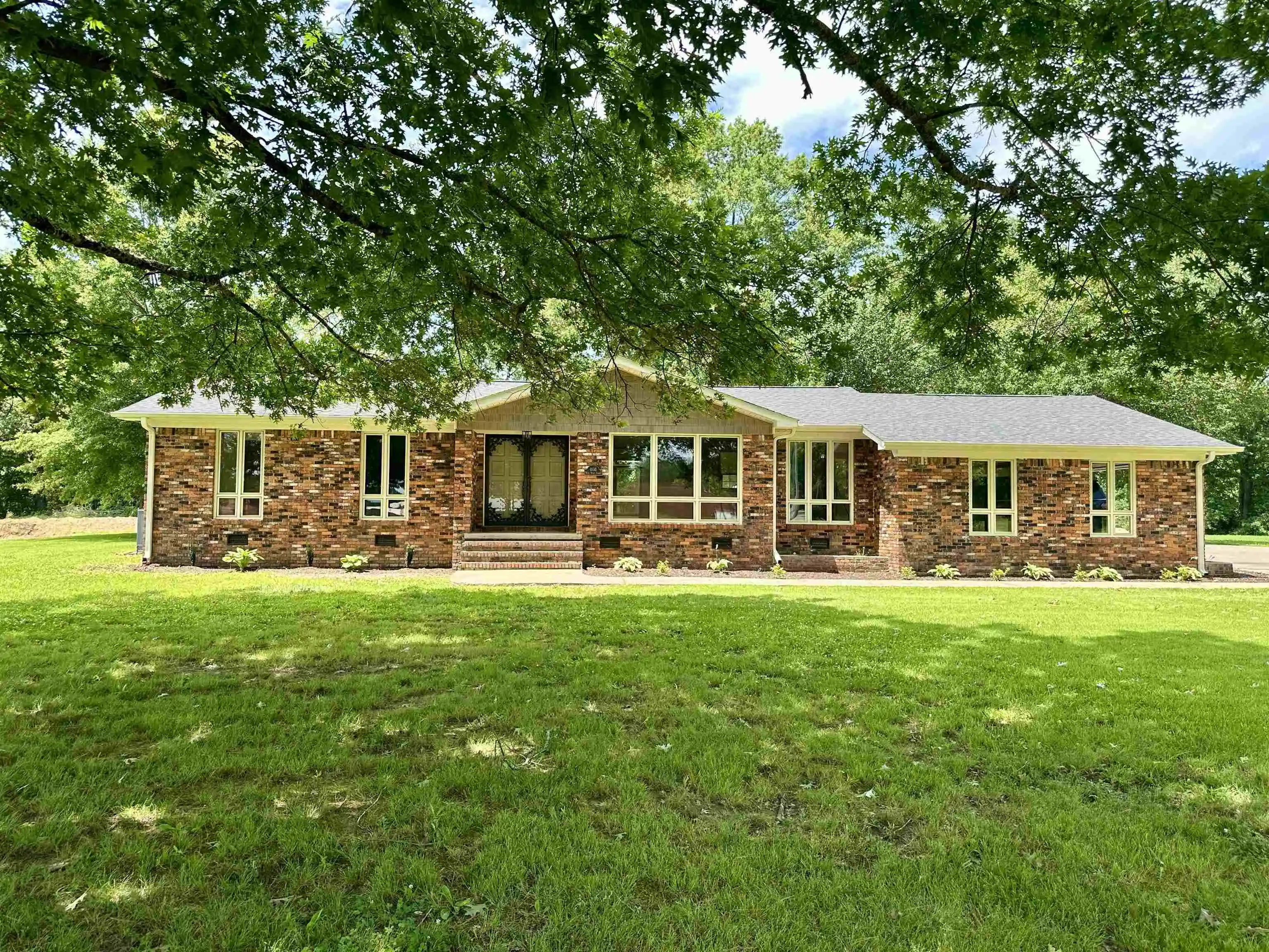 Homes for sale in Adamsville, TN | 808 W Main St, Adamsville, TN 38310 | MLS# 10212288