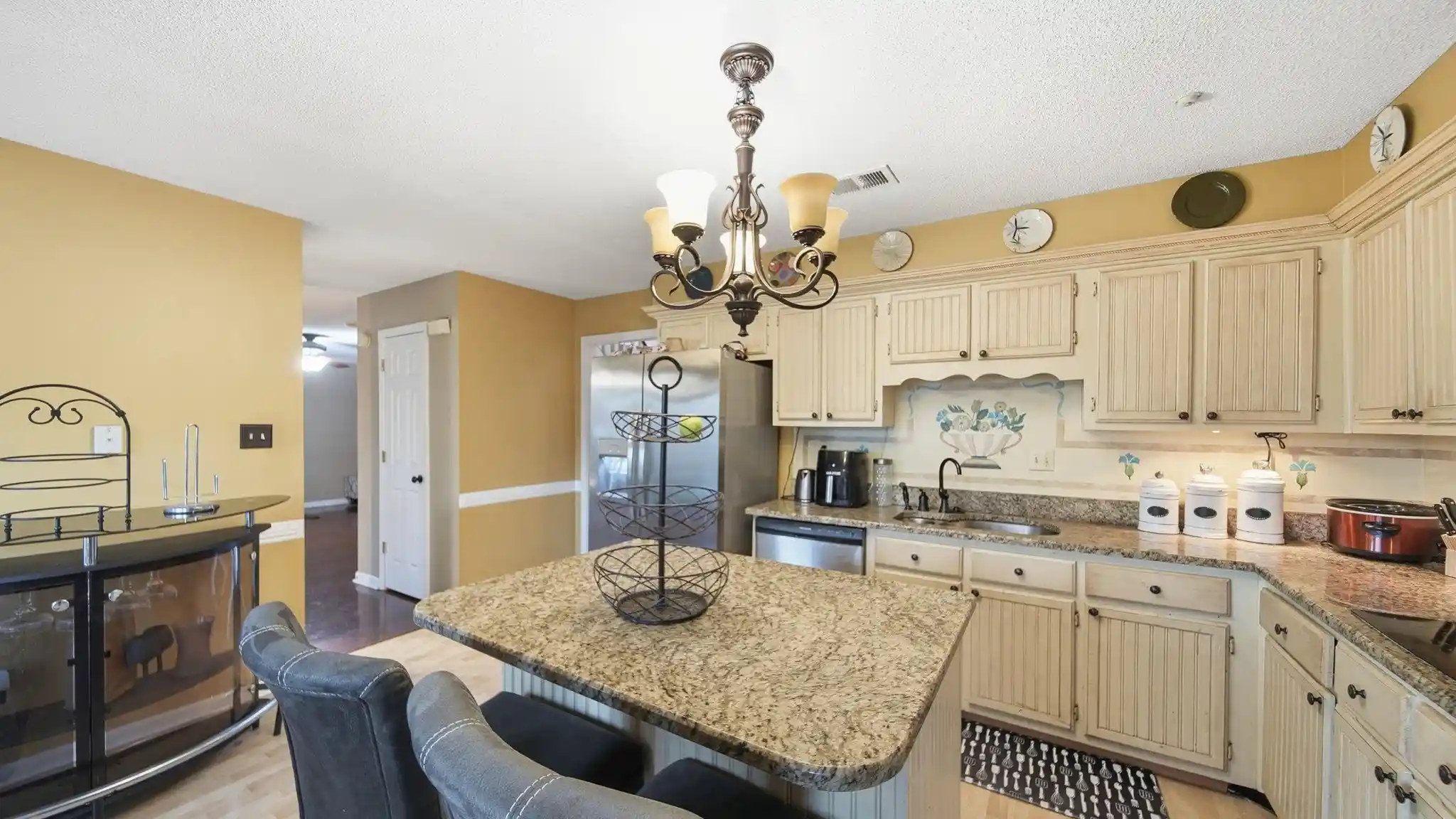 Photo 3 of Single family home for sale at 8882 Chimneyrock Blvd, Cordova, TN 38016 | MLS# 10212418 | Listing updated on 2026-10-08
