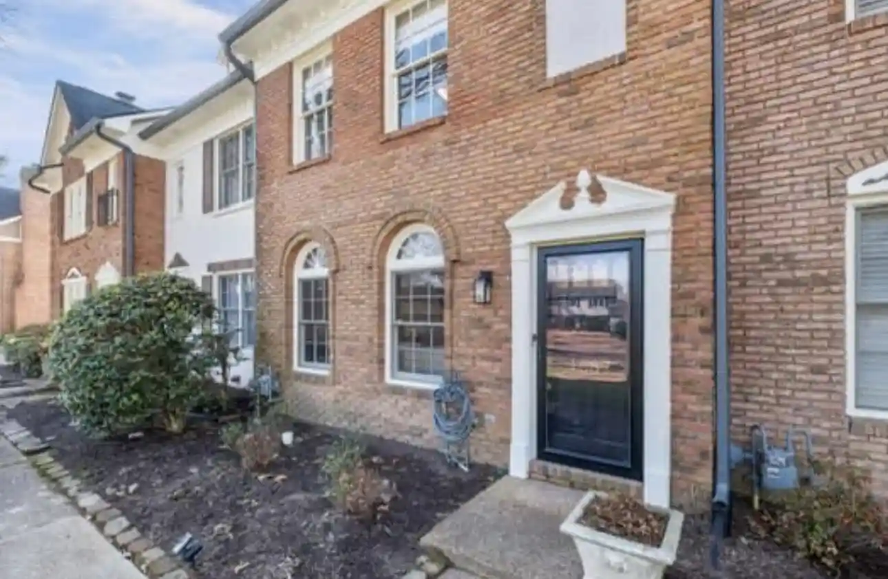1st image of 1687 Kimbrough Rd #1687, Germantown, TN 38138 | MLS# 10212572