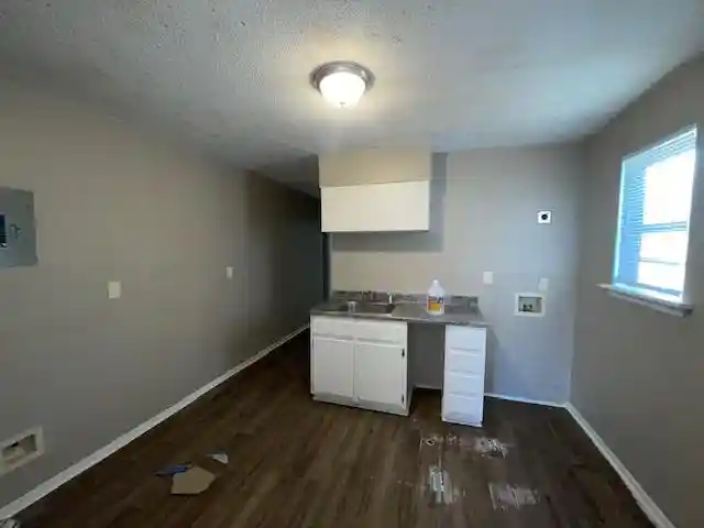 Listing Photo 2 - Condo for sale in building located at 2365 Dexter Ave, Memphis, TN 38108