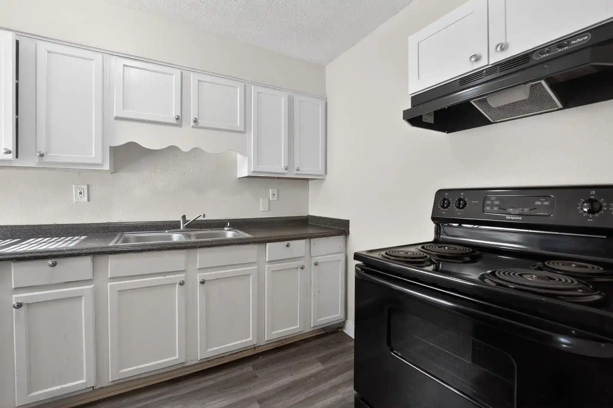 Photo 4 of Sale Pending at 4089 Meadow Dr, Memphis, TN 38111 | MLS# 10212815 | Listing updated on 2026-09-11