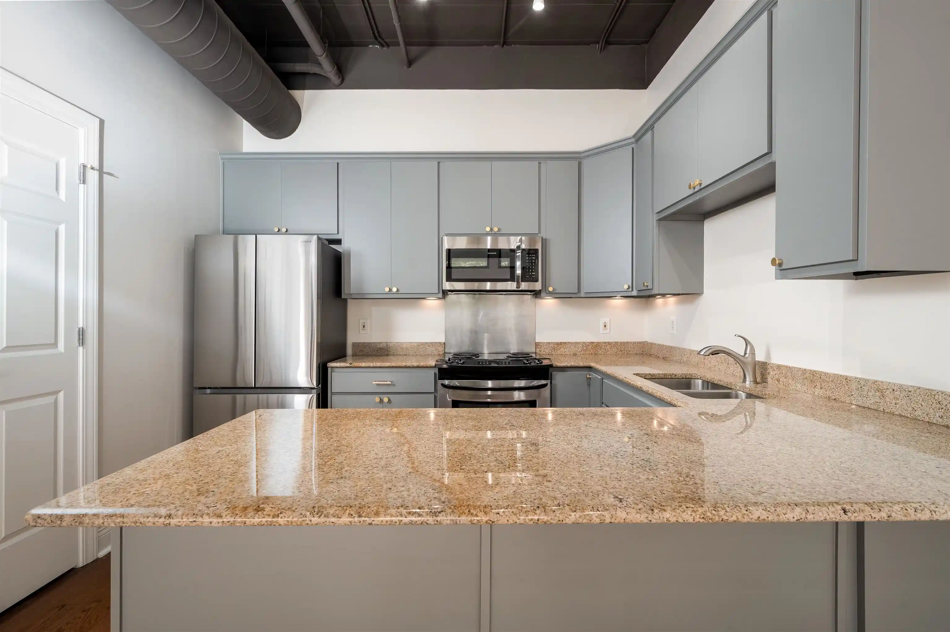 Listing Photo 5 - Condo for sale in building located at 95 S Main St, Memphis, TN 38103 - Unit #204