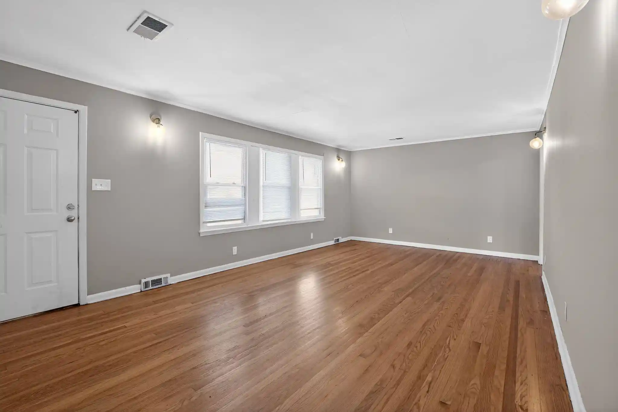 Photo 2 of Sale Pending at 4094 Auburn Rd, Memphis, TN 38116 | MLS# 10212896 | Listing updated on 2026-09-11