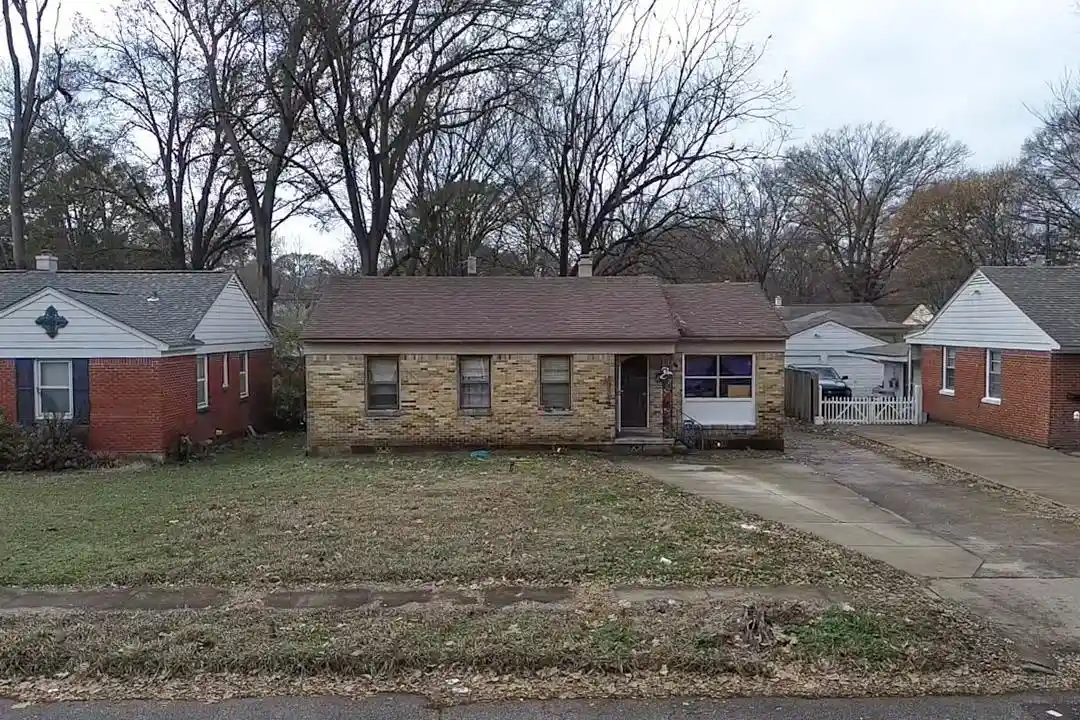 Photo 1 of Single family home for sale at 1925 Davis Cir, Memphis, TN 38128 | MLS# 10212922 | Listing updated on 2026-01-17