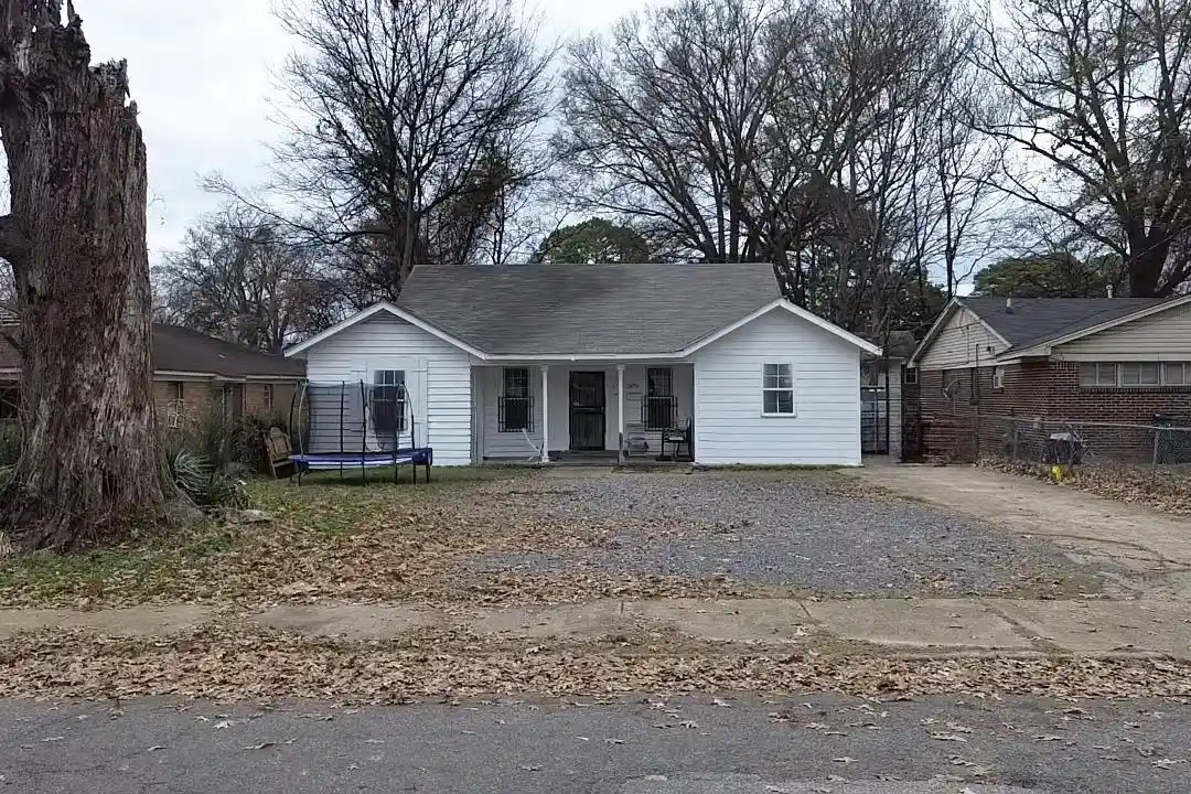 Photo 1 of Single family home for sale at 3070 Guernsey Ave, Memphis, TN 38112 | MLS# 10213077 | Listing updated on 2026-01-17