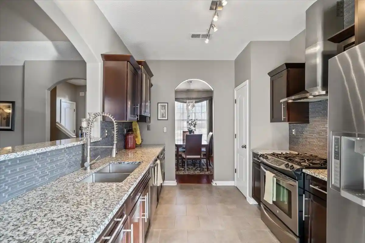 Photo 3 of Sale Pending at 9605 Misty Knoll Dr, Cordova, TN 38016 | MLS# 10213088 | Listing updated on 2026-01-24