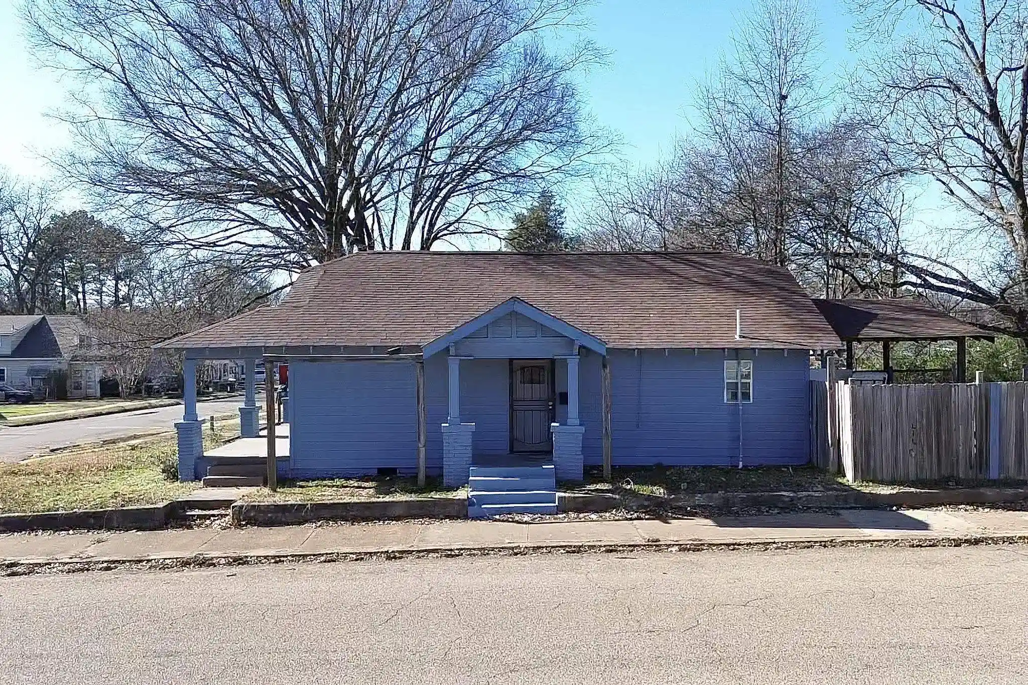 Photo 1 of Single family home for sale at 1005 N Highland St, Memphis, TN 38122 | MLS# 10213101 | Listing updated on 2026-01-17