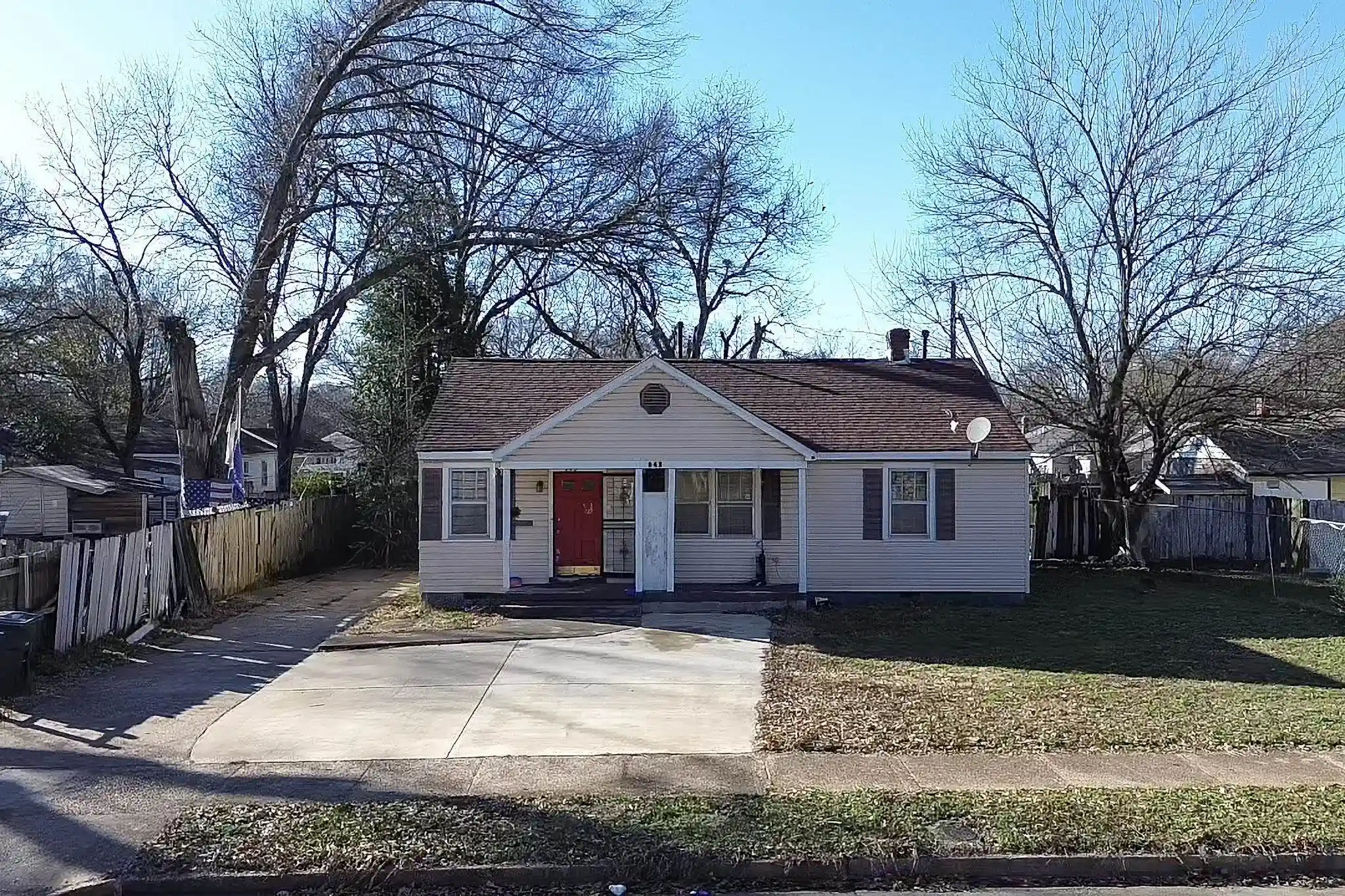 Photo 1 of Single family home for sale at 943 Waring Rd, Memphis, TN 38122 | MLS# 10213106 | Listing updated on 2026-01-17