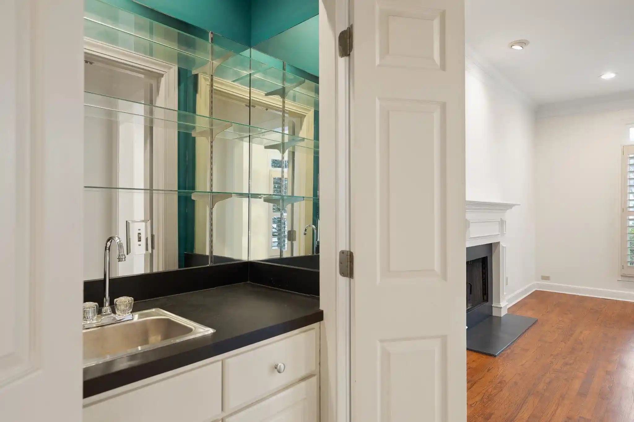 3rd image of 789 Harbor Isle Cir, Memphis, TN 38103 | MLS# 10213820