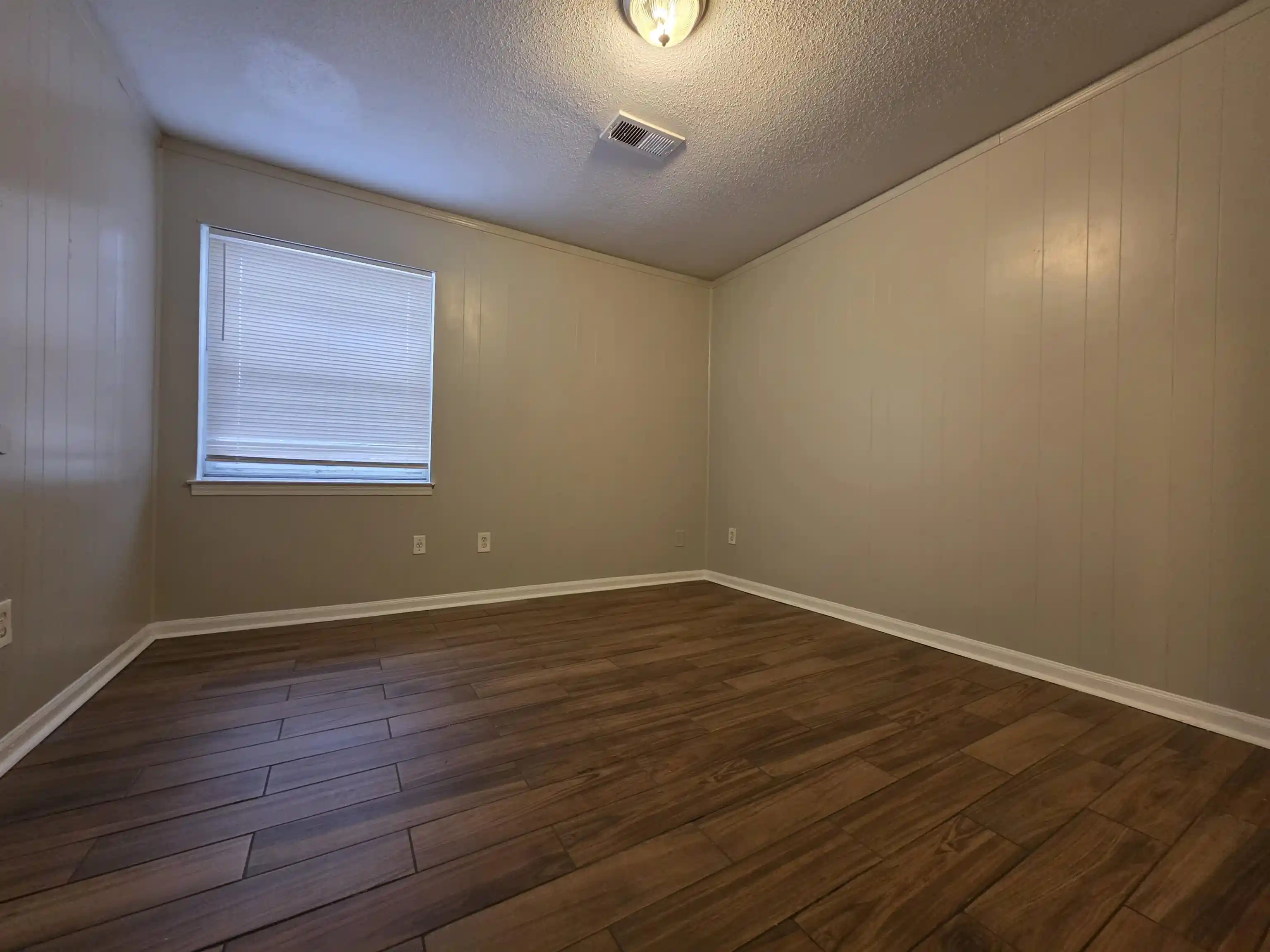 Photo 3 of Single family home for sale at 3304 Sweet Springs Dr, Memphis, TN 38128 | MLS# 10214044 | Listing updated on 2026-08-31