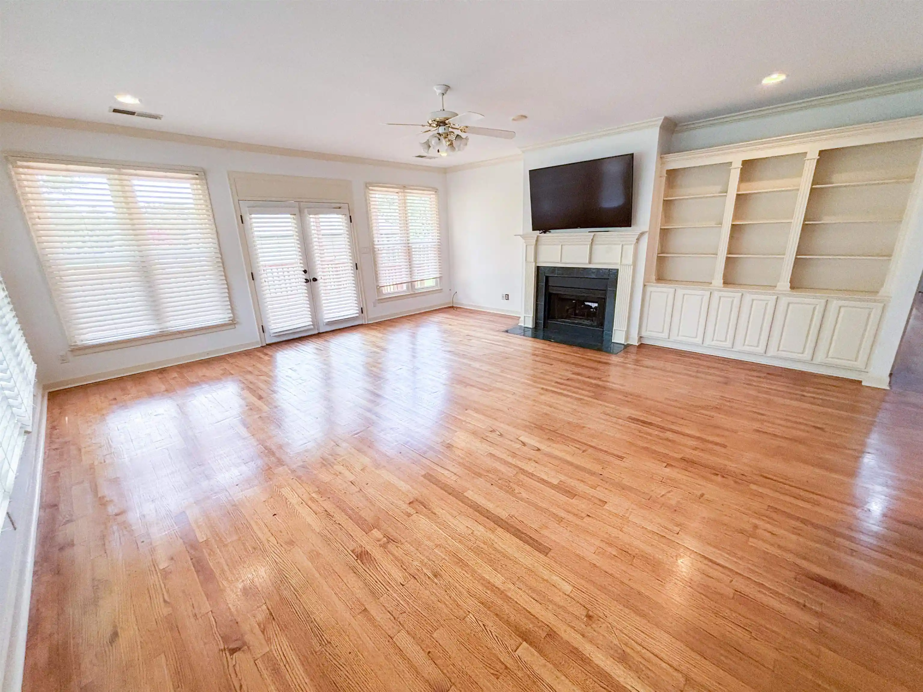 Photo 3 of Single family home for sale at 1923 Swynford Ln, Collierville, TN 38017 | MLS# 10214469 | Listing updated on 2026-08-21