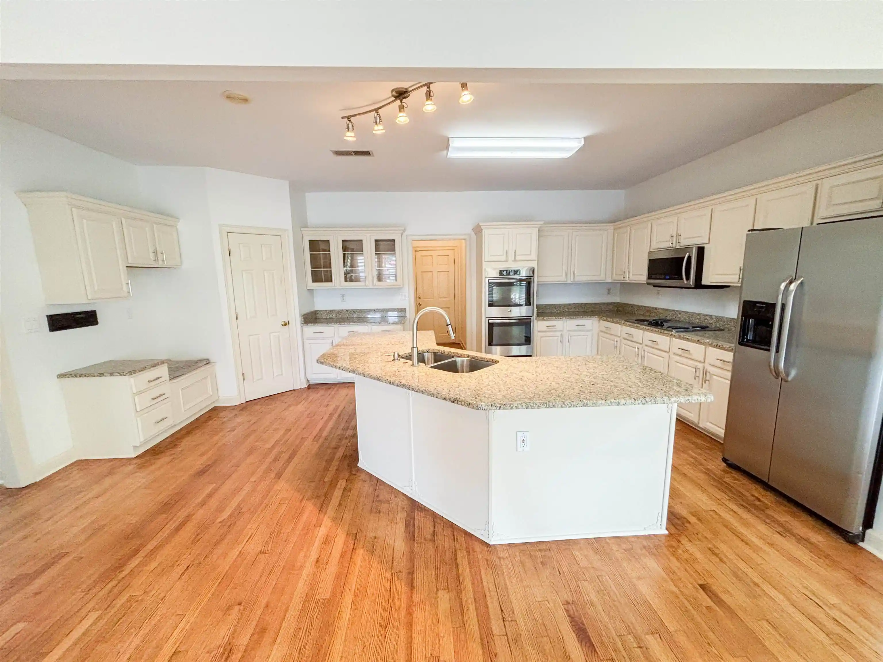 Photo 4 of Single family home for sale at 1923 Swynford Ln, Collierville, TN 38017 | MLS# 10214469 | Listing updated on 2026-08-21
