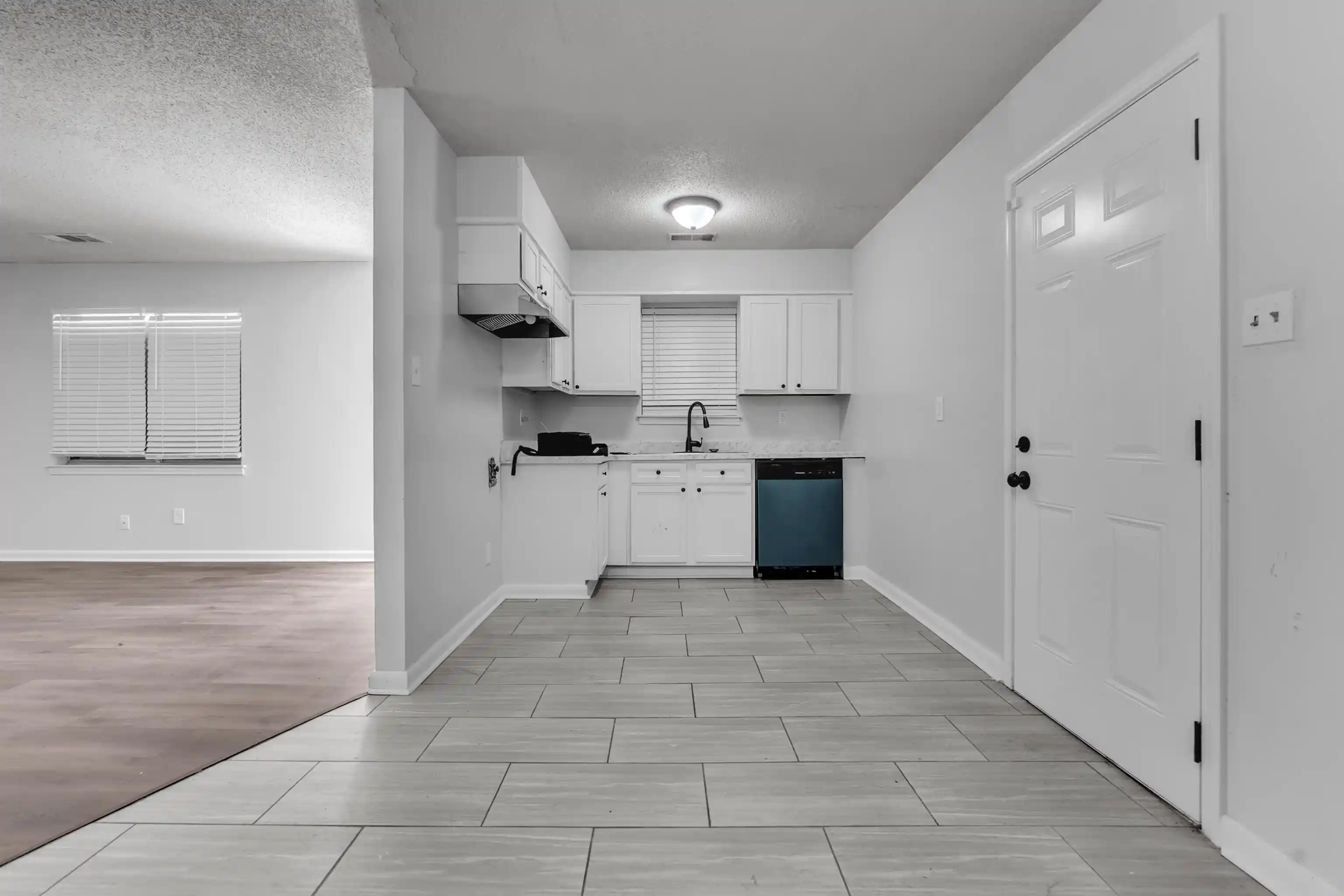 Photo 3 of Single family home for sale at 1532 Silver St, Memphis, TN 38106 | MLS# 10214711 | Listing updated on 2026-08-11