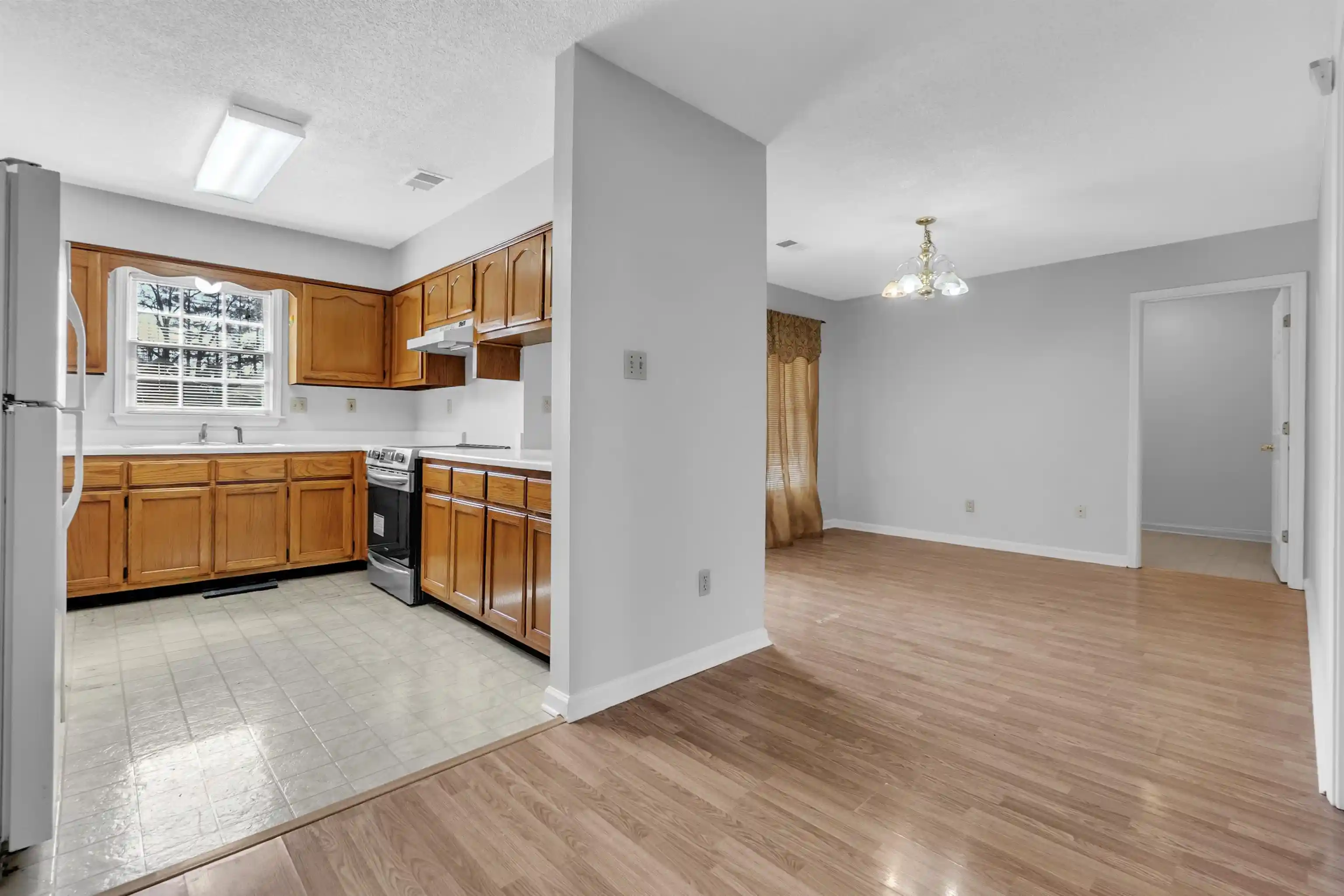 Photo 3 of Sale Pending at 8417 N Wind River Cir, Cordova, TN 38016 | MLS# 10214923 | Listing updated on 2026-09-17