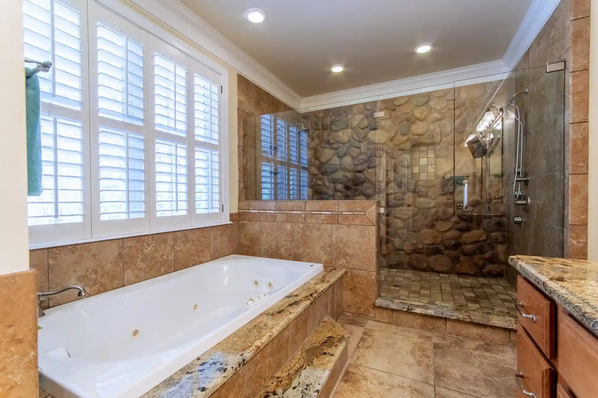 5th image of 1240 Point Grand Dr, Savannah, TN 38372 | MLS# 10214947