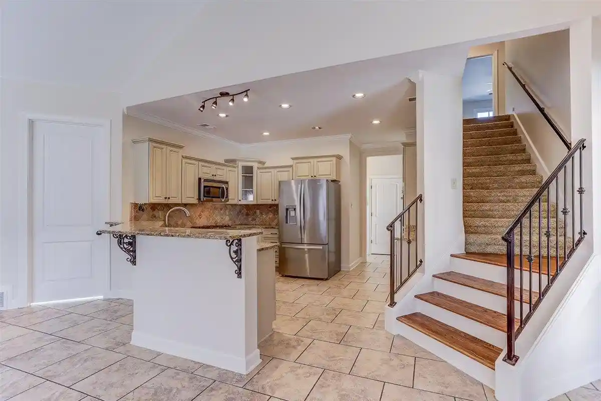Photo 3 of Sale Pending at 1690 Totty Ln, Collierville, TN 38017 | MLS# 10214996 | Listing updated on 2026-08-31