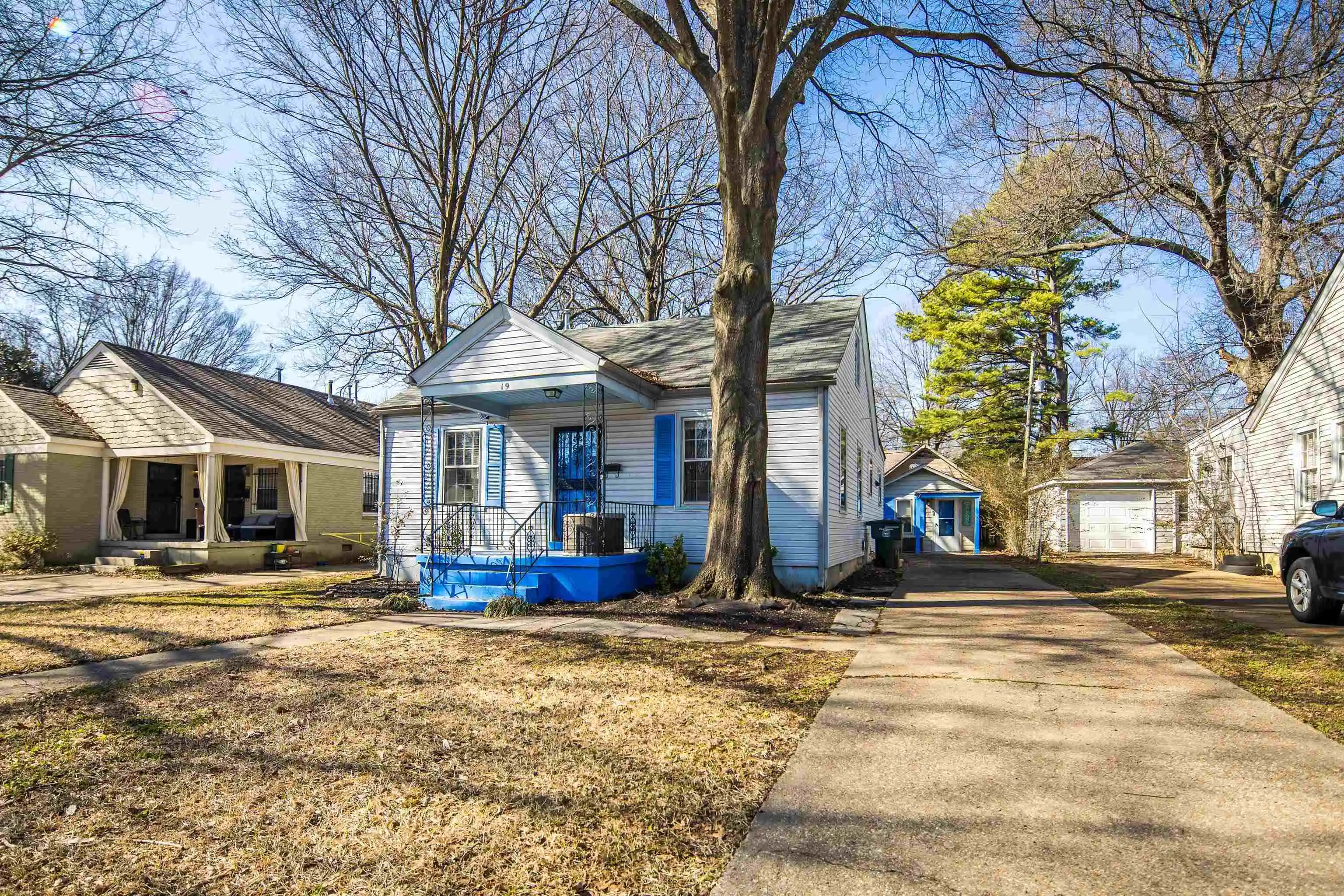 Photo 1 of Single family home for sale at 19 S Merton St, Memphis, TN 38112 | MLS# 10215047 | Listing updated on 2026-09-01