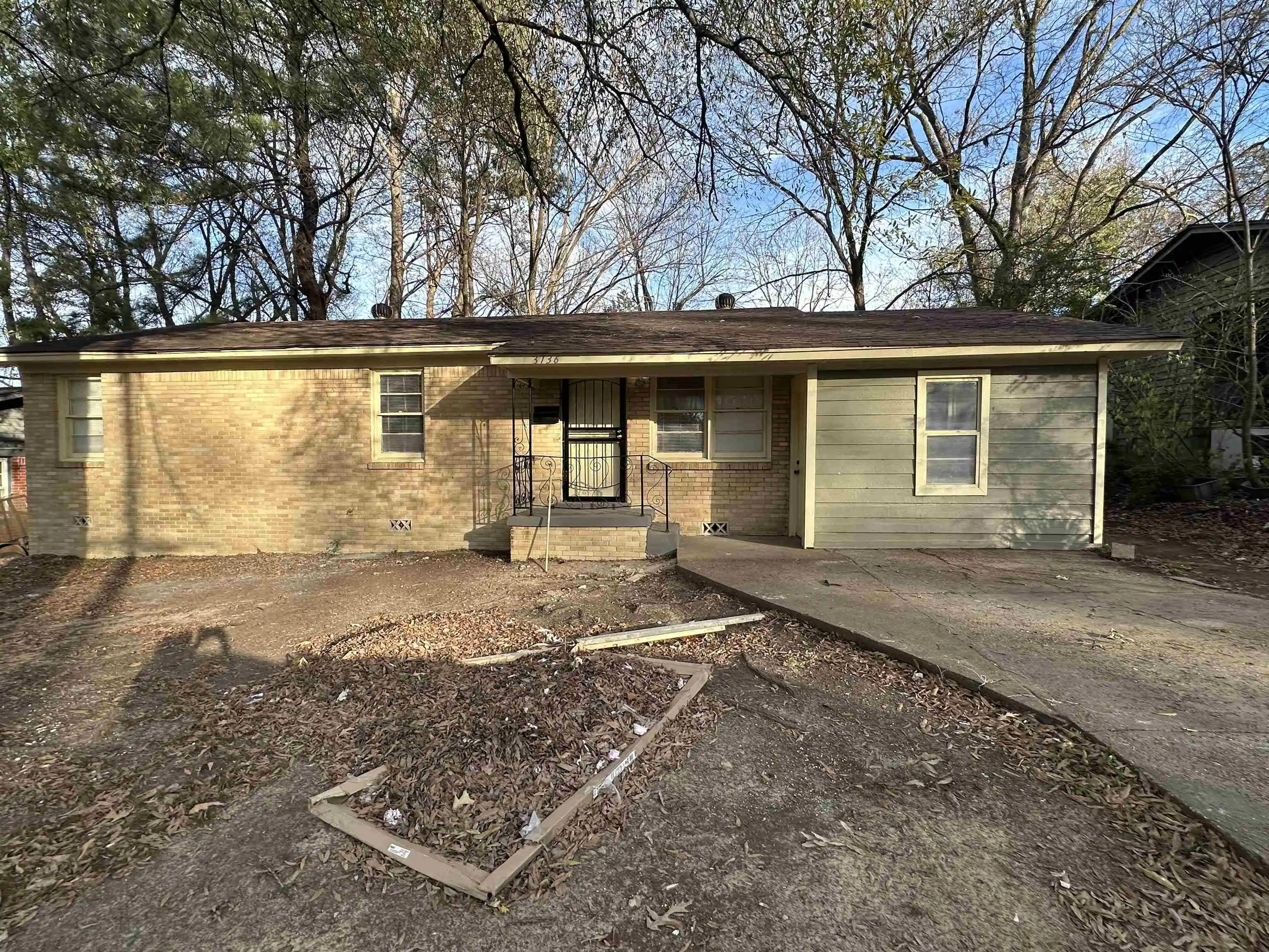 Photo 1 of Sale Pending at 3736 W Donna Dr, Memphis, TN 37127 | MLS# 10215083 | Listing updated on 2026-09-02