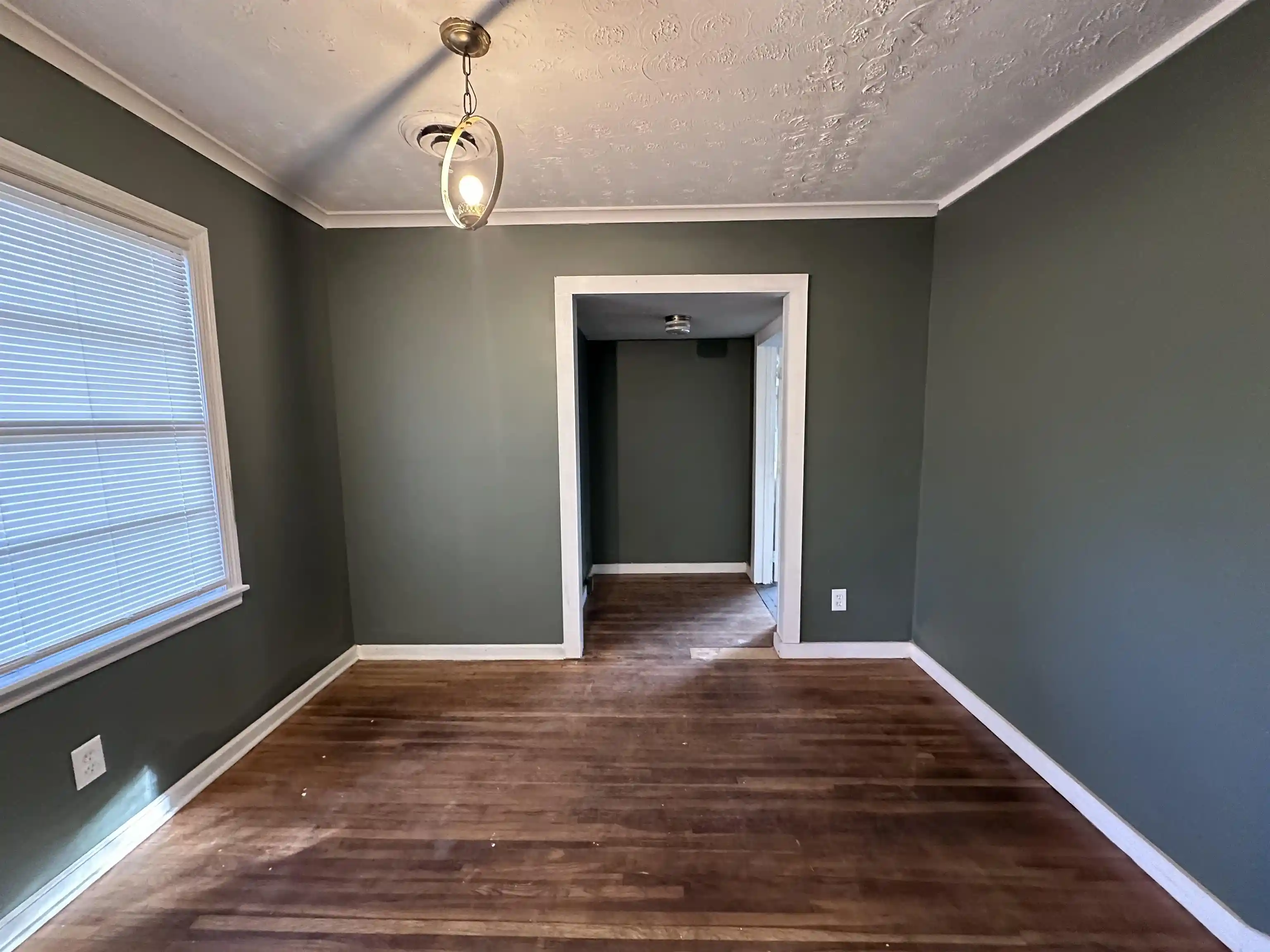 Photo 4 of Sale Pending at 3736 W Donna Dr, Memphis, TN 37127 | MLS# 10215083 | Listing updated on 2026-09-02