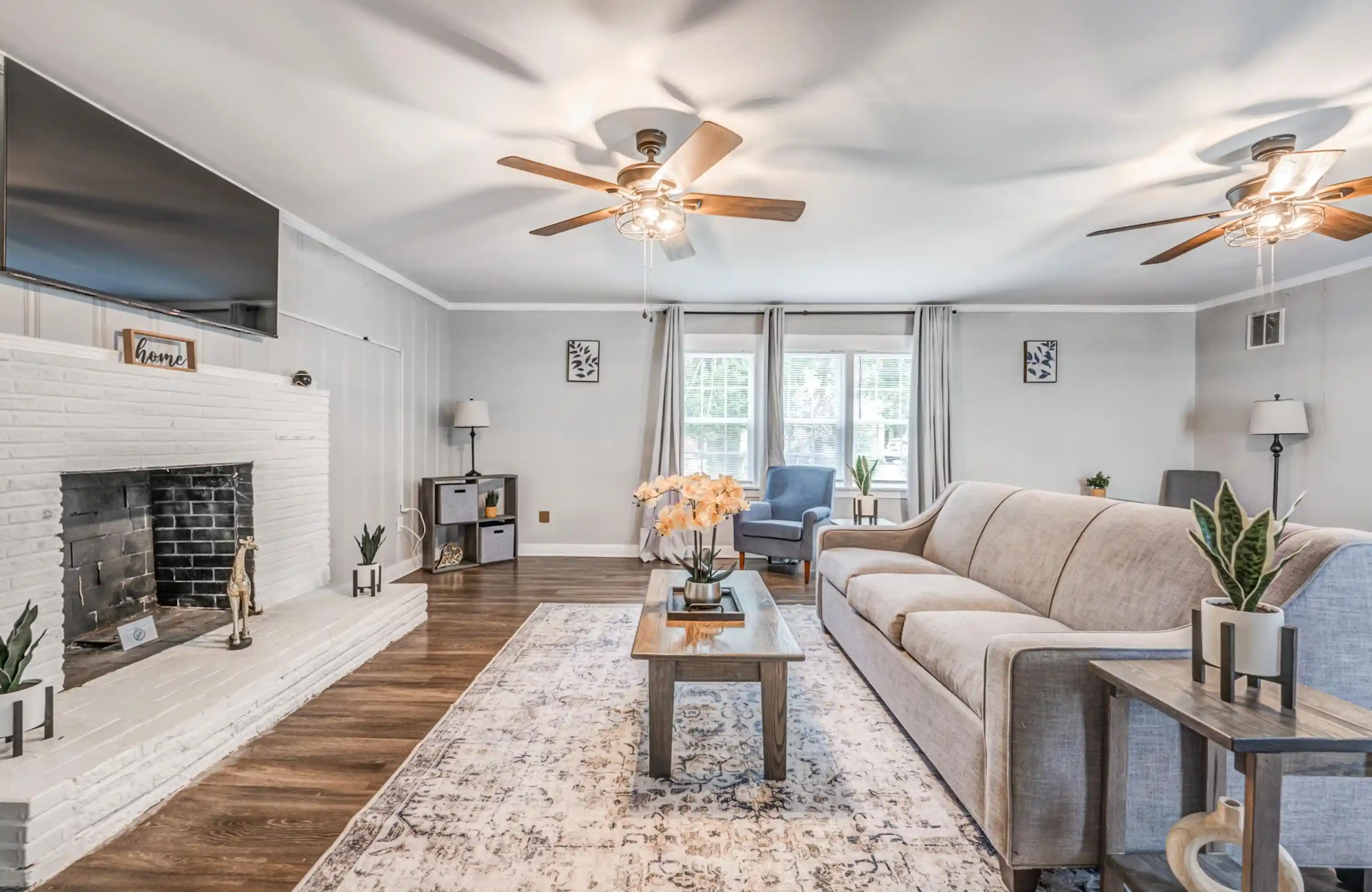 Photo 1 of Single family home for sale at 989 S Whitehaven Park Cir, Memphis, TN 38116 | MLS# 10215098 | Listing updated on 2026-09-29