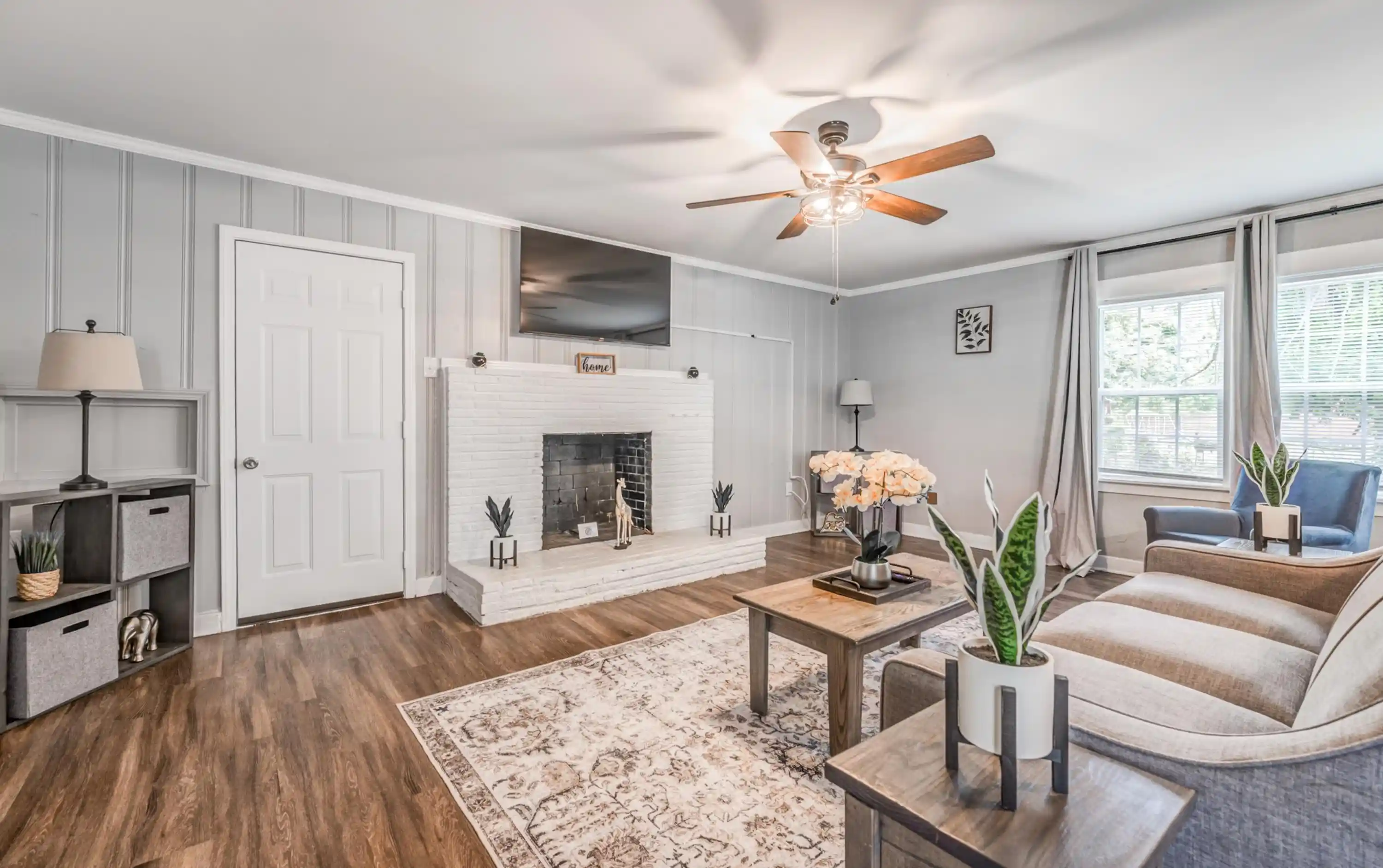 Photo 2 of Single family home for sale at 989 S Whitehaven Park Cir, Memphis, TN 38116 | MLS# 10215098 | Listing updated on 2026-09-29