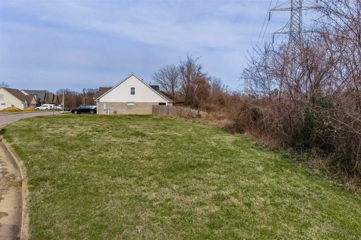 Photo 2 of Land for sale at 0 Oaks Royal Dr, Memphis, TN 38128 | MLS# 10215182 | Listing updated on 2026-03-26