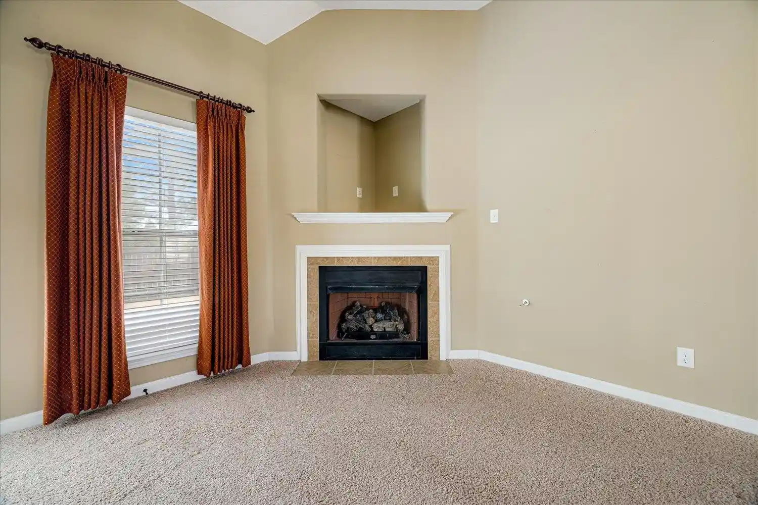 Photo 3 of Sale Pending at 3454 Carolyn Xing Dr, Southaven, MS 38672 | MLS# 10215259 | Listing updated on 2026-06-02
