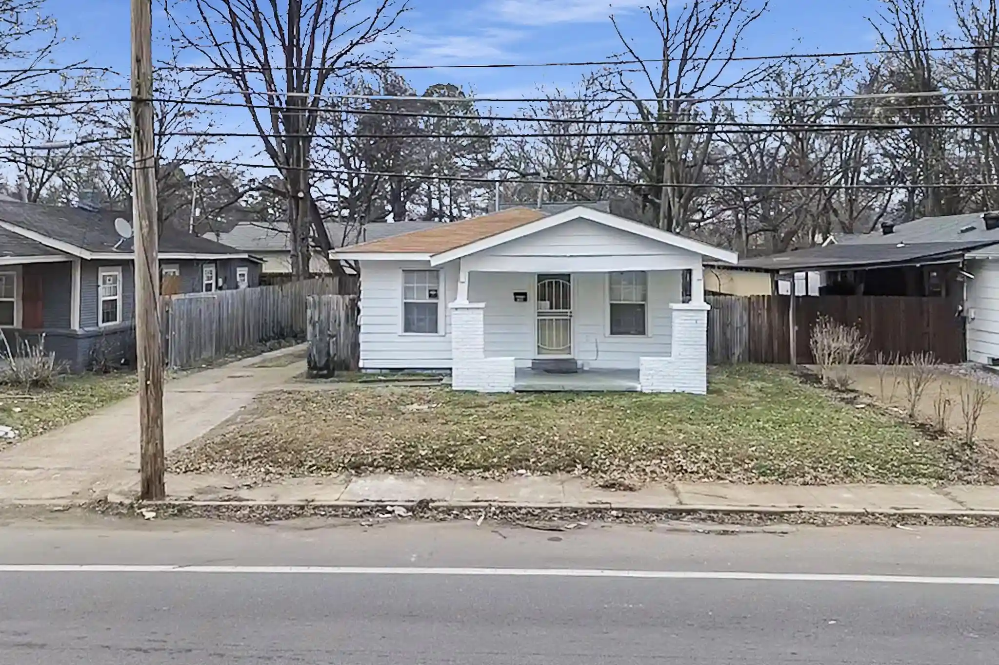 Photo 1 of Single family home for sale at 724 N Holmes St, Memphis, TN 38122 | MLS# 10215439 | Listing updated on 2026-03-04