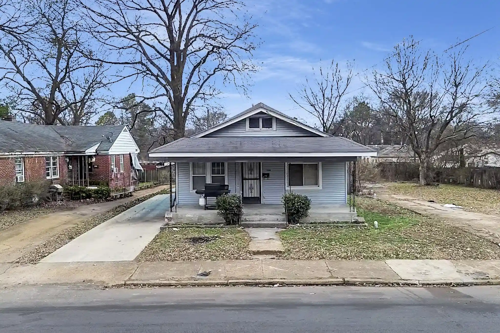 Photo 1 of Single family home for sale at 1033 N Highland St, Memphis, TN 38122 | MLS# 10215440 | Listing updated on 2026-02-26