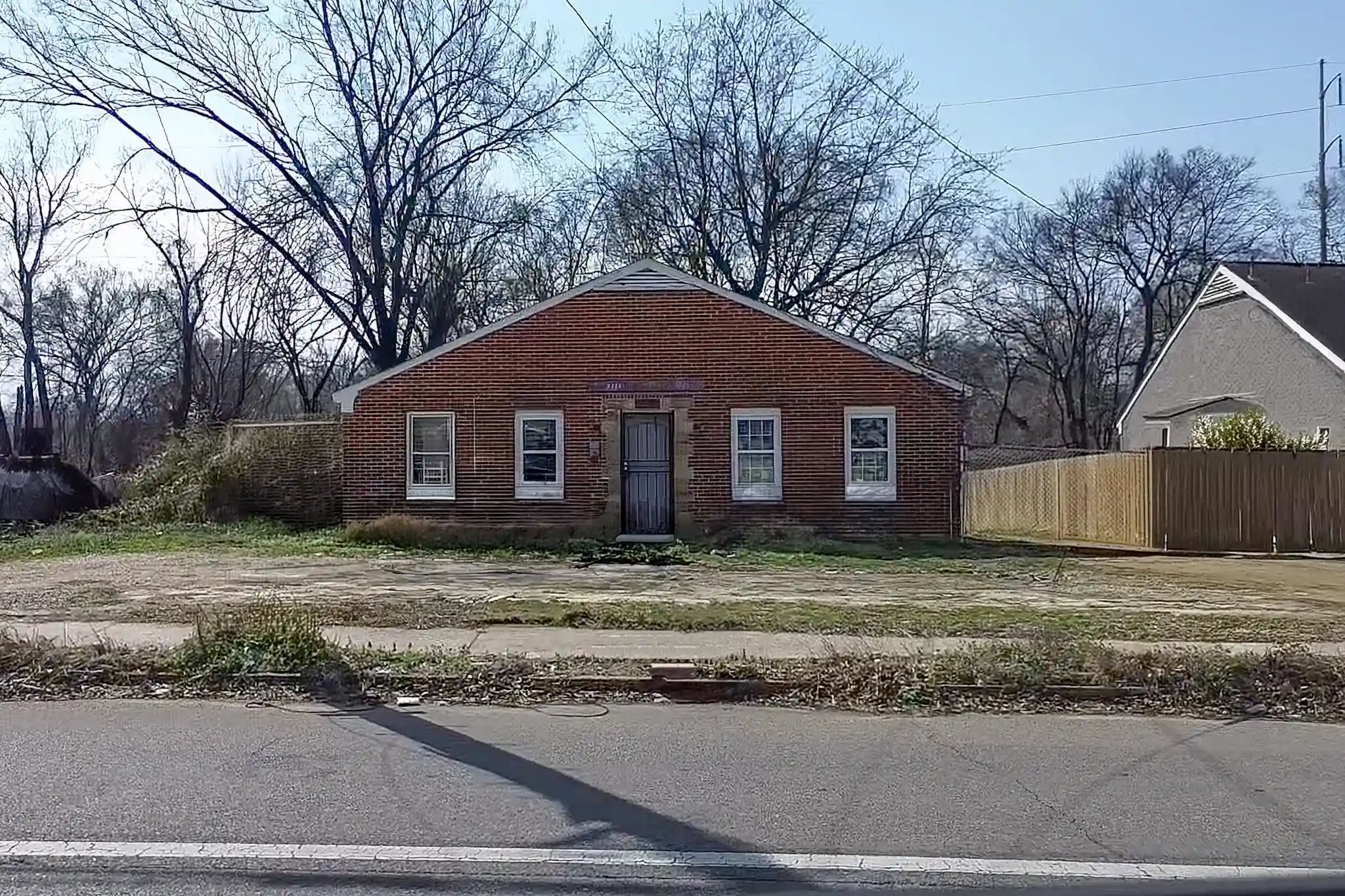 Photo 1 of Single family home for sale at 3275 Macon Rd, Memphis, TN 38122 | MLS# 10215475 | Listing updated on 2026-02-26