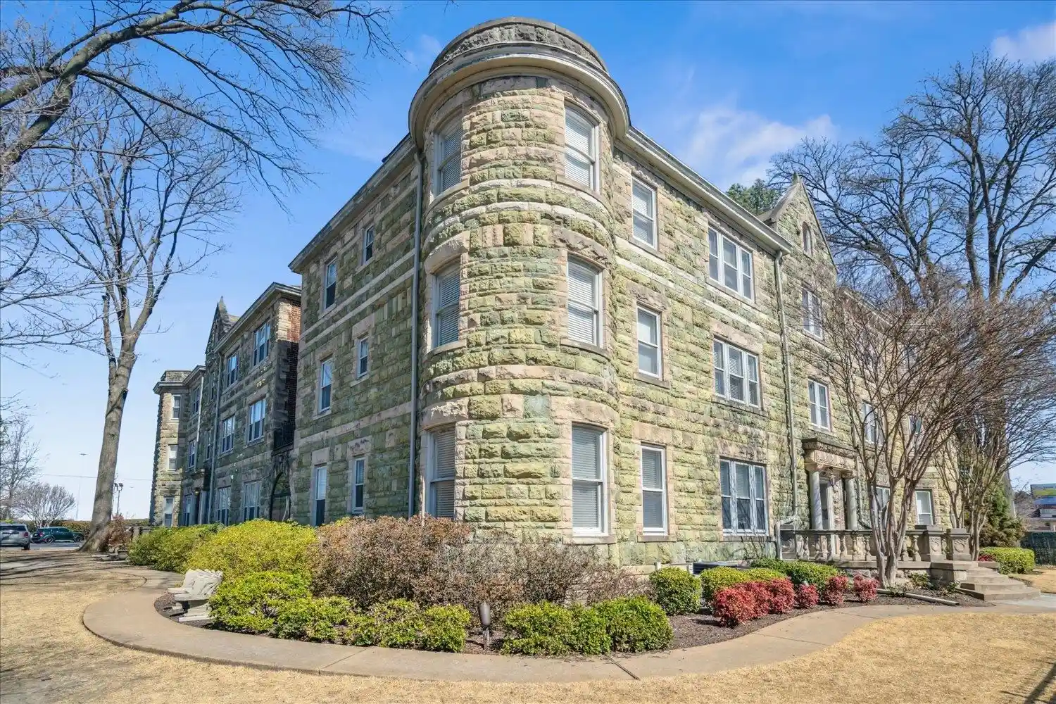 Photo 1 of Condo for sale at 1118 Poplar Ave #11, Memphis, TN 38105 | MLS# 10215599 | Listing updated on 2026-09-18