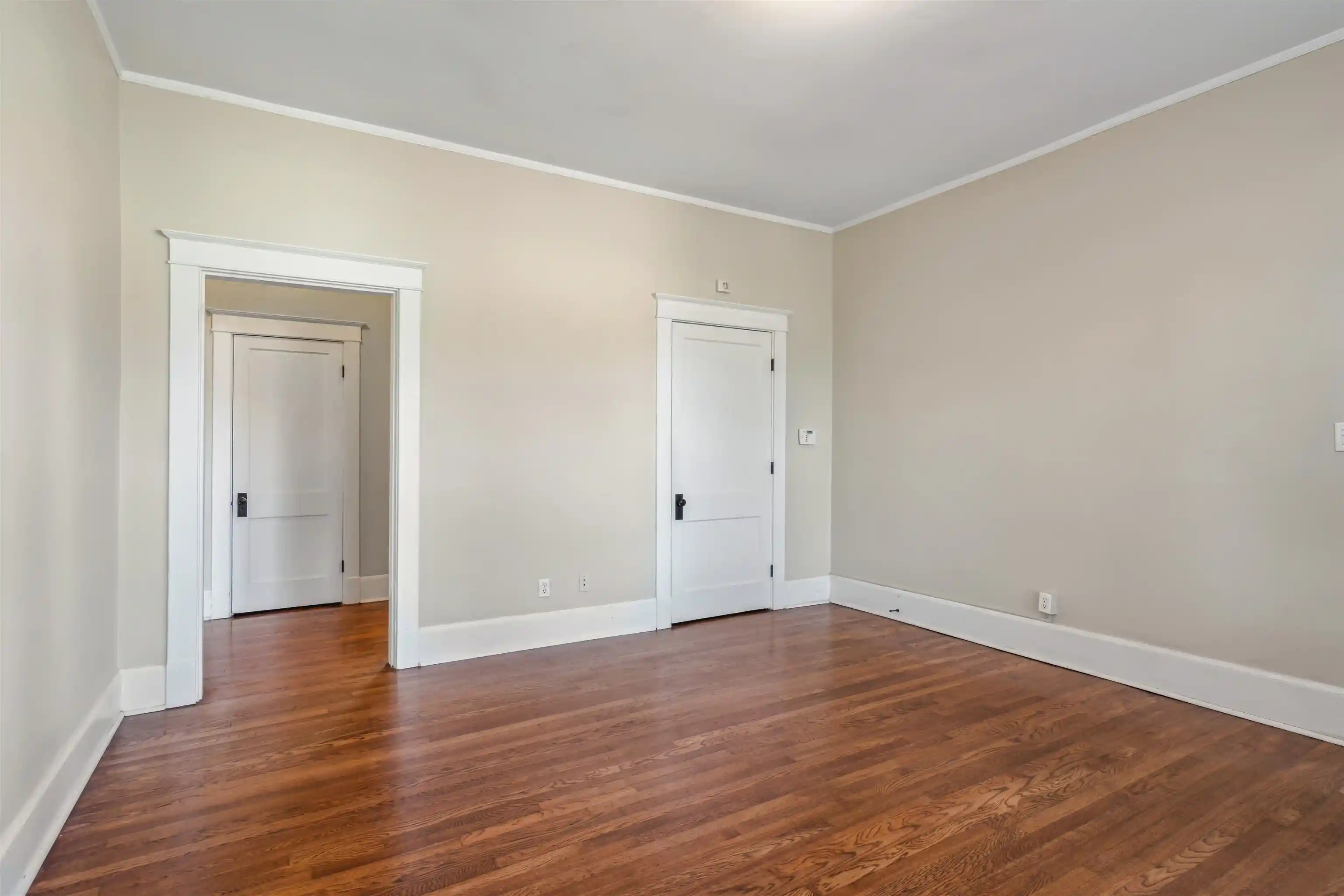 Listing Photo 5 - Condo for sale in building located at 1118 Poplar Ave, Memphis, TN 38105 - Unit #11