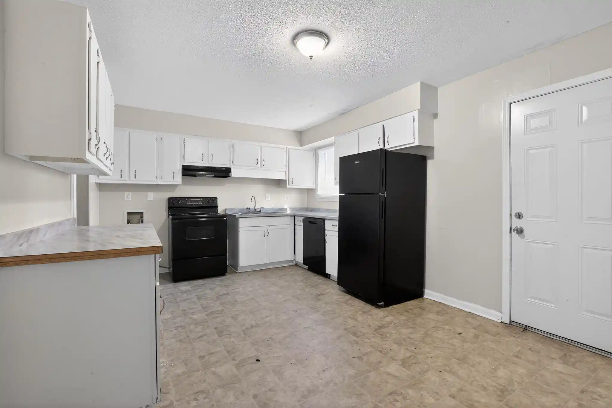 Photo 4 of Sale Pending at 3317 Abbottsford Ave, Memphis, TN 38128 | MLS# 10215612 | Listing updated on 2026-09-11