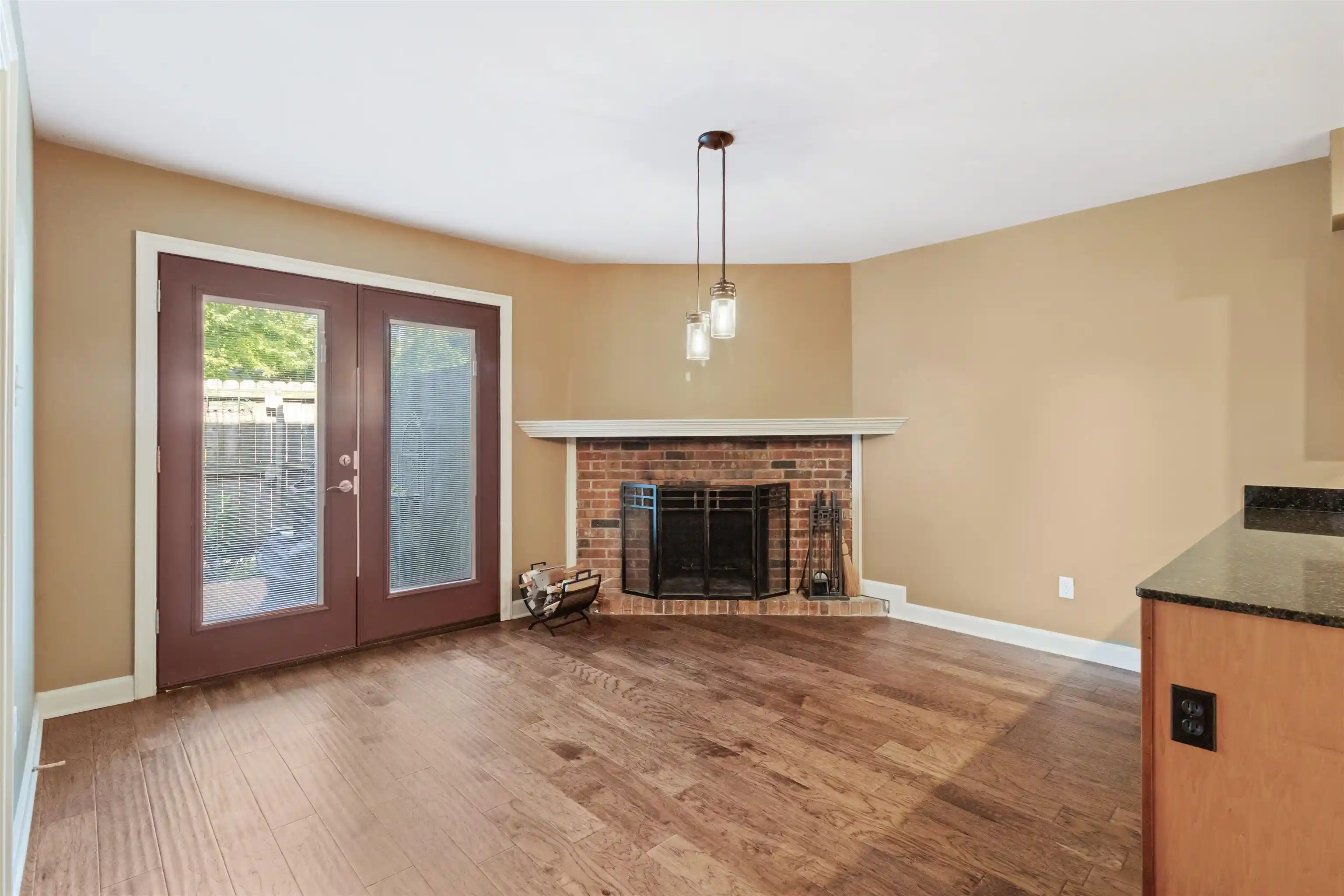 2nd image of 700 St Augustine Sq #D, Memphis, TN 38104 | MLS# 10215658