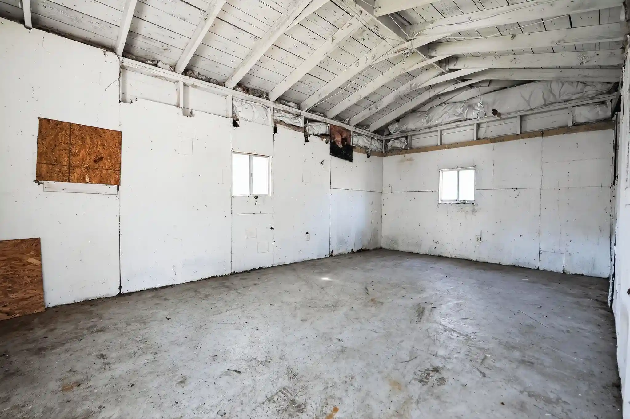 Photo 3 of Sale Pending at 5025 Millbranch Rd, Memphis, TN 38116 | MLS# 10216063 | Listing updated on 2026-09-11