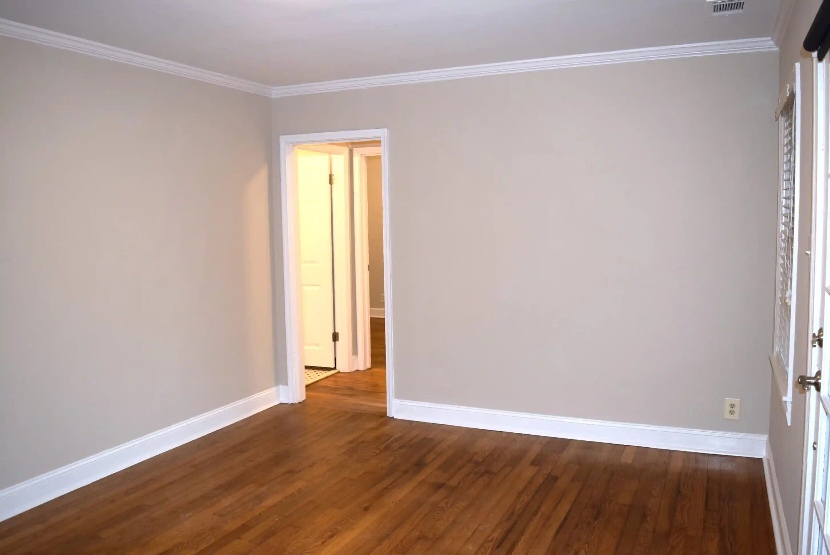 Photo 2 of Single family home for sale at 21 N Fenwick Rd, Memphis, TN 38111 | MLS# 10216083 | Listing updated on 2026-09-01