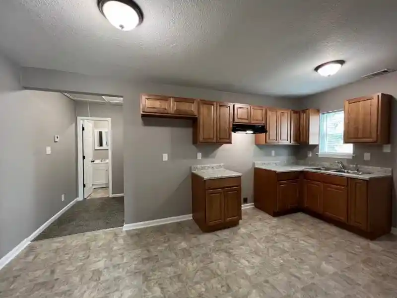 Listing Photo 2 - Condo for sale in building located at 2428 Vollintine Ave, Memphis, TN 38108 - Unit #