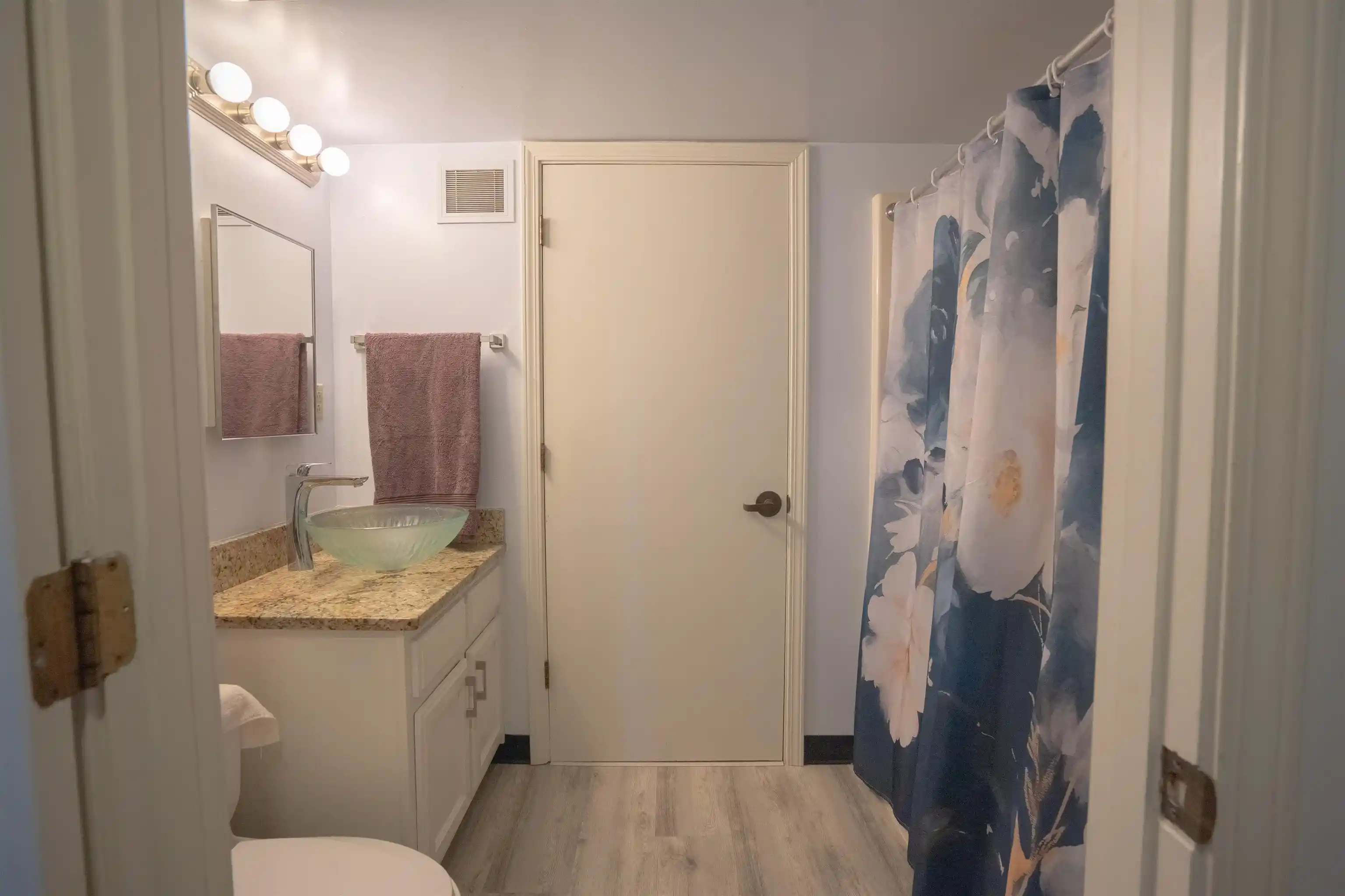 4th image of 3589 Covington Pike, Memphis, TN 38128