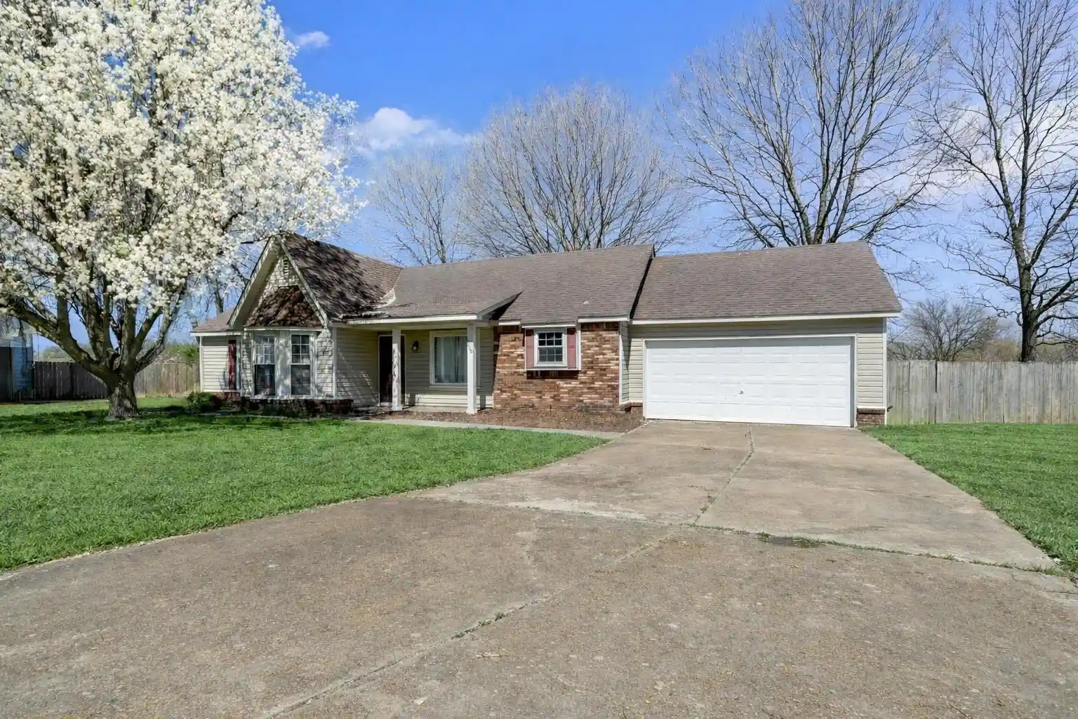 Photo 1 of Sale Pending at 7360 Vondel Cv, Memphis, TN 38133 | MLS# 10216707 | Listing updated on 2026-08-25