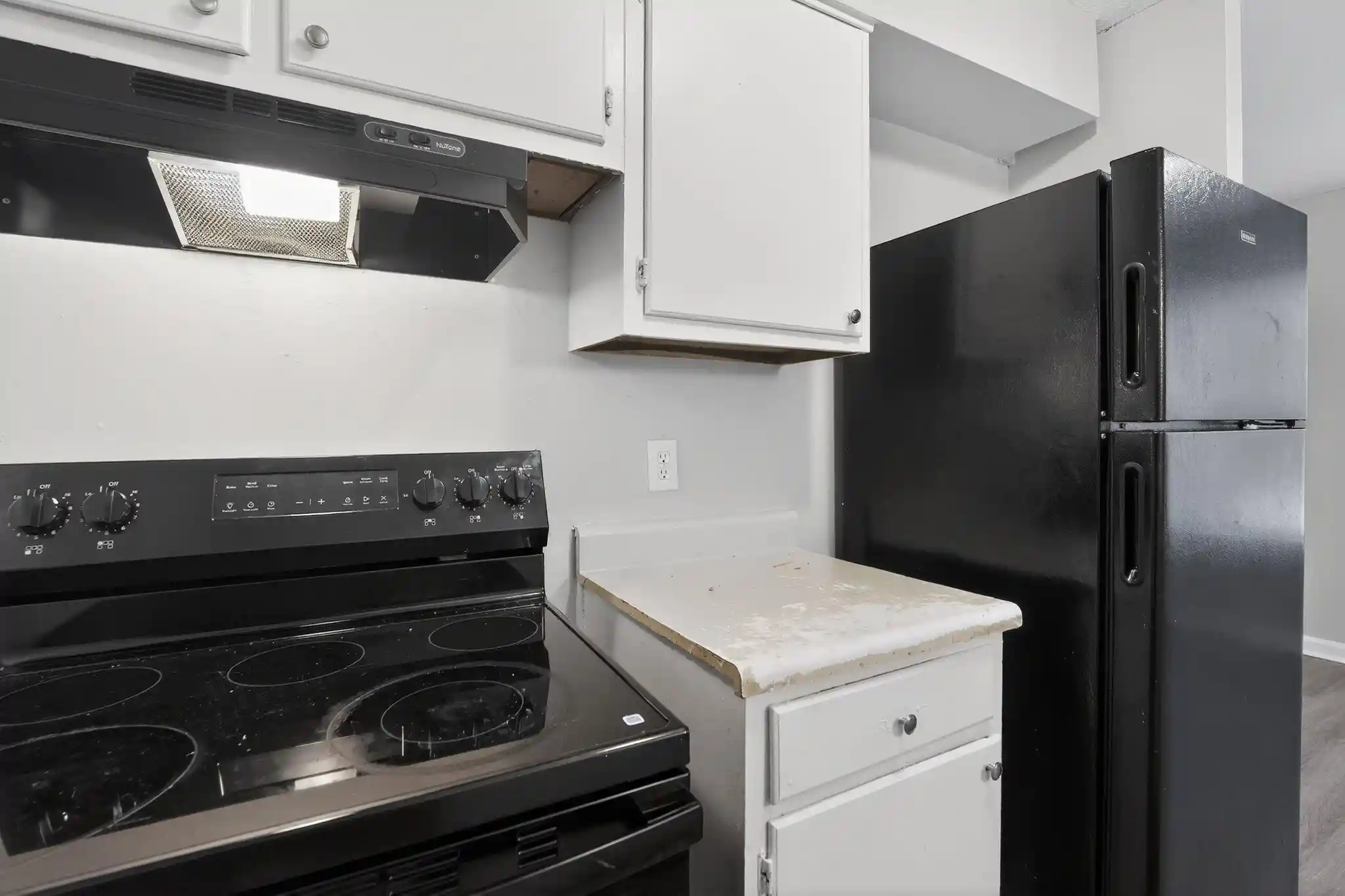 Photo 3 of Sale Pending at 3709 Blf Wood Dr, Memphis, TN 38128 | MLS# 10217318 | Listing updated on 2026-09-14