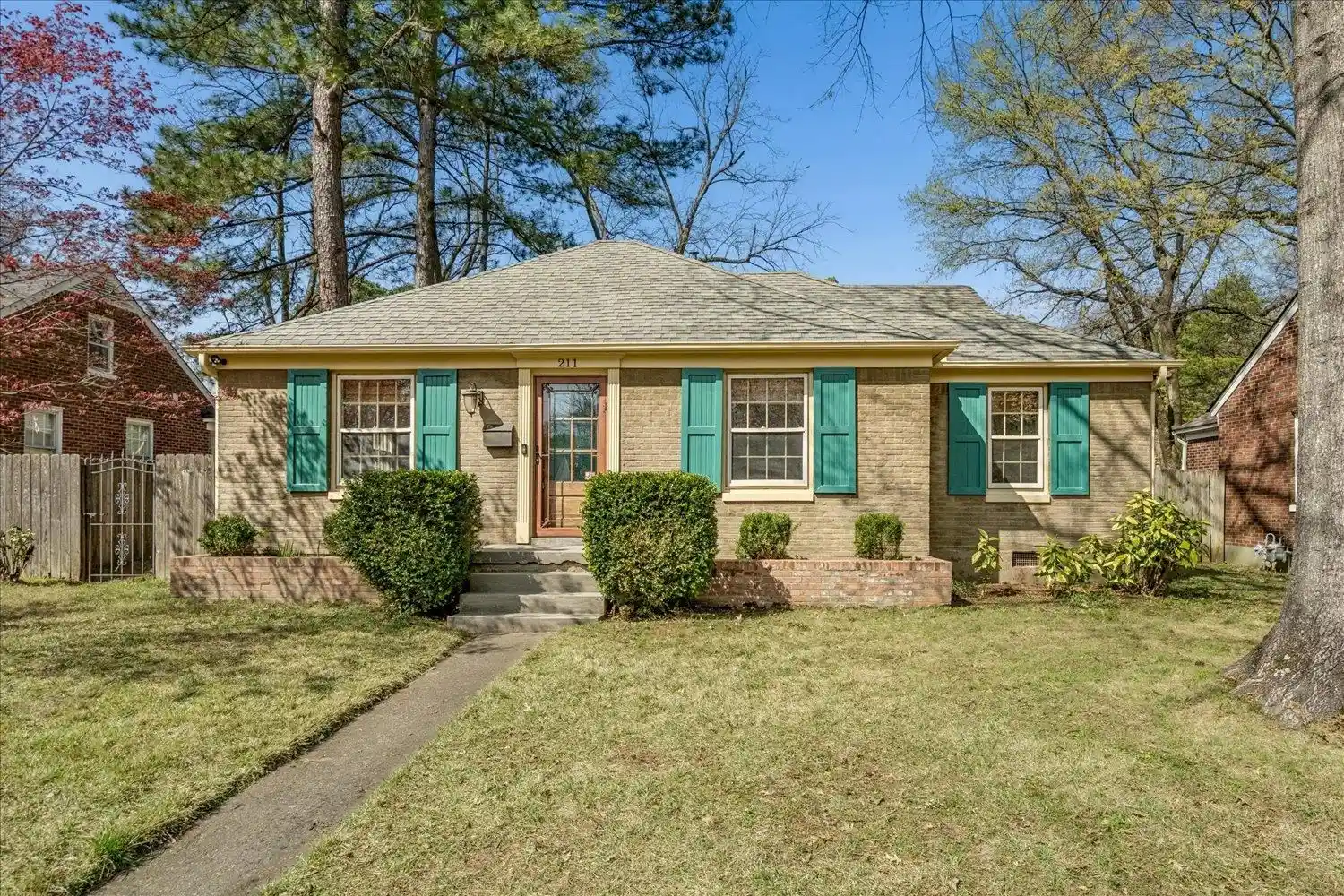 Homes for sale in Memphis, TN | 211 Dille Pl, Memphis, TN 38111 | MLS# 10217324