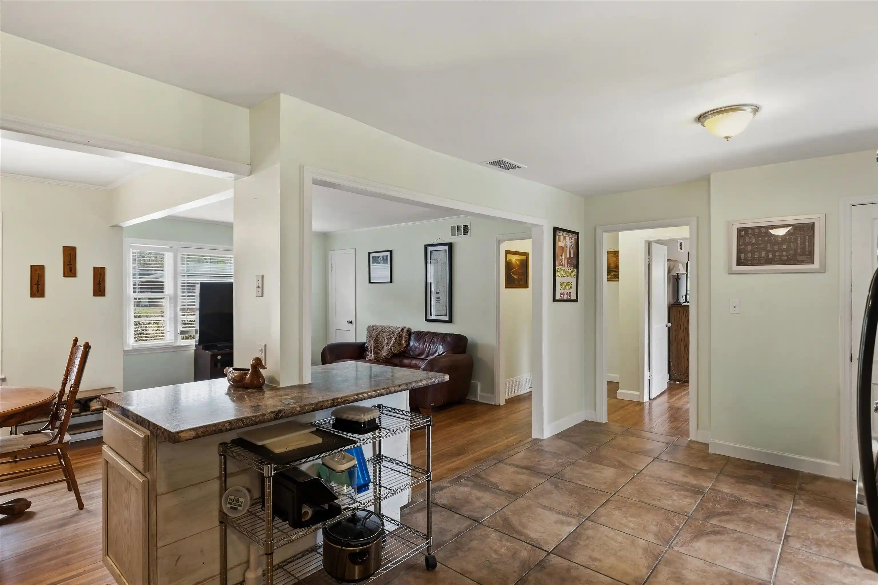 3rd image of 1181 S Perkins Rd, Memphis, TN 38117 | MLS# 10217387