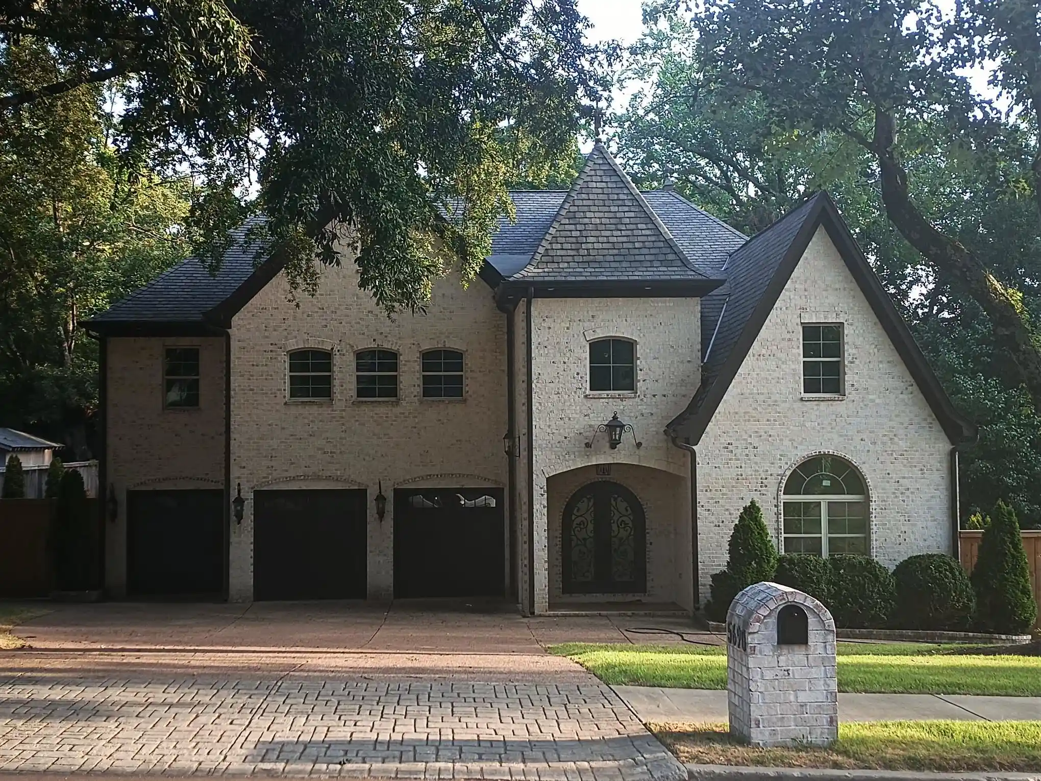 1st image of 5690 Walnut Grove Rd, Memphis, TN 38120 | MLS# 10217587