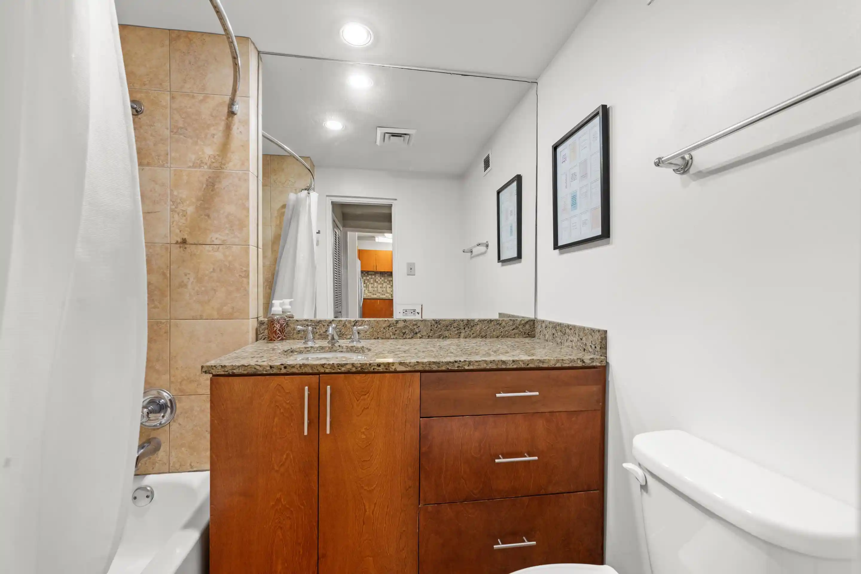 Photo 3 of Townhouse for sale at 2195 Poplar Ave #207, Memphis, TN 38104 | MLS# 10217600 | Listing updated on 2026-06-24