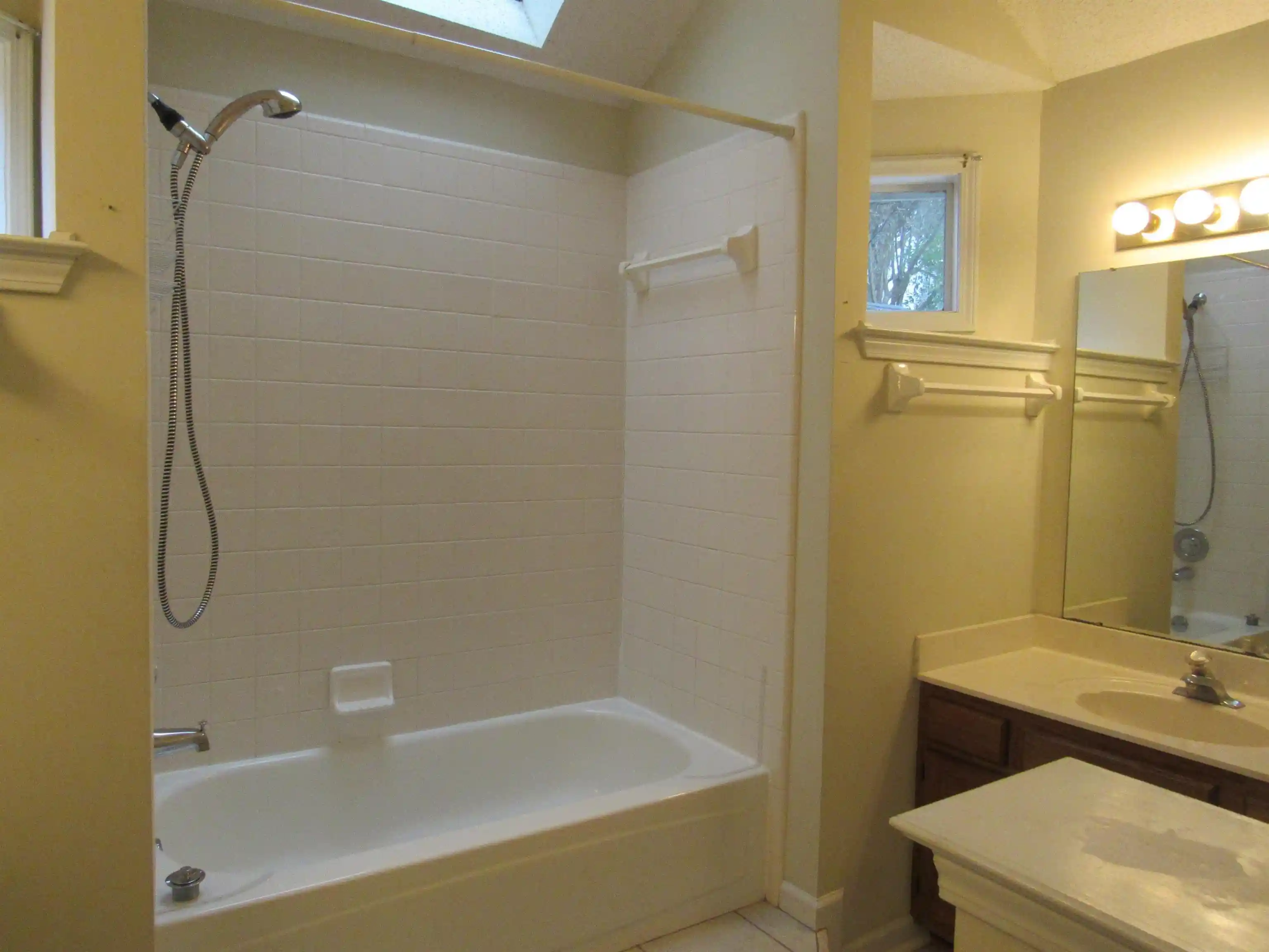 Photo 3 of Single family home for sale at 7513 Meadowland Dr, Memphis, TN 38133 | MLS# 10217643 | Listing updated on 2026-08-01