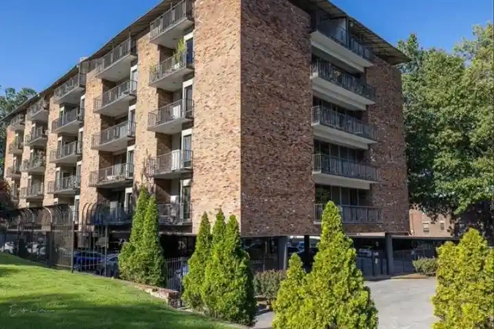 Condo for sale at 2195 Poplar Ave #304, Memphis, TN 38104 | MLS# 10217707