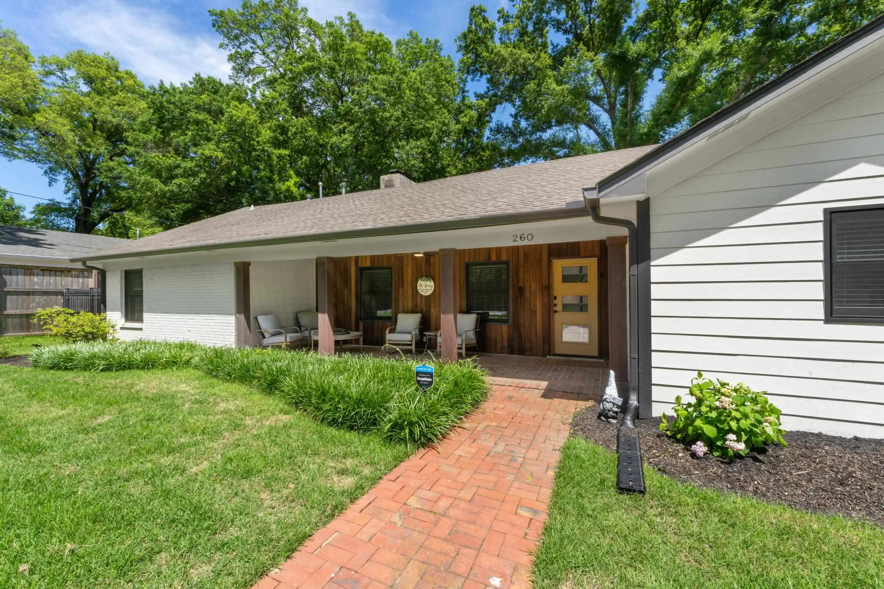 Photo 1 of Single family home for sale at 260 S Fenwick Rd, Memphis, TN 38111 | MLS# 10217829 | Listing updated on 2026-08-20