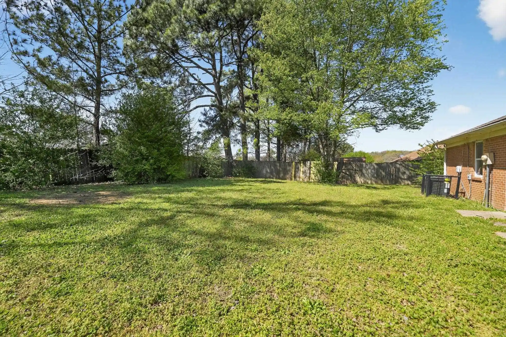 Homes for sale in Memphis, TN | 4537 Whiteside St, Memphis, TN 38109 | MLS# 10217859