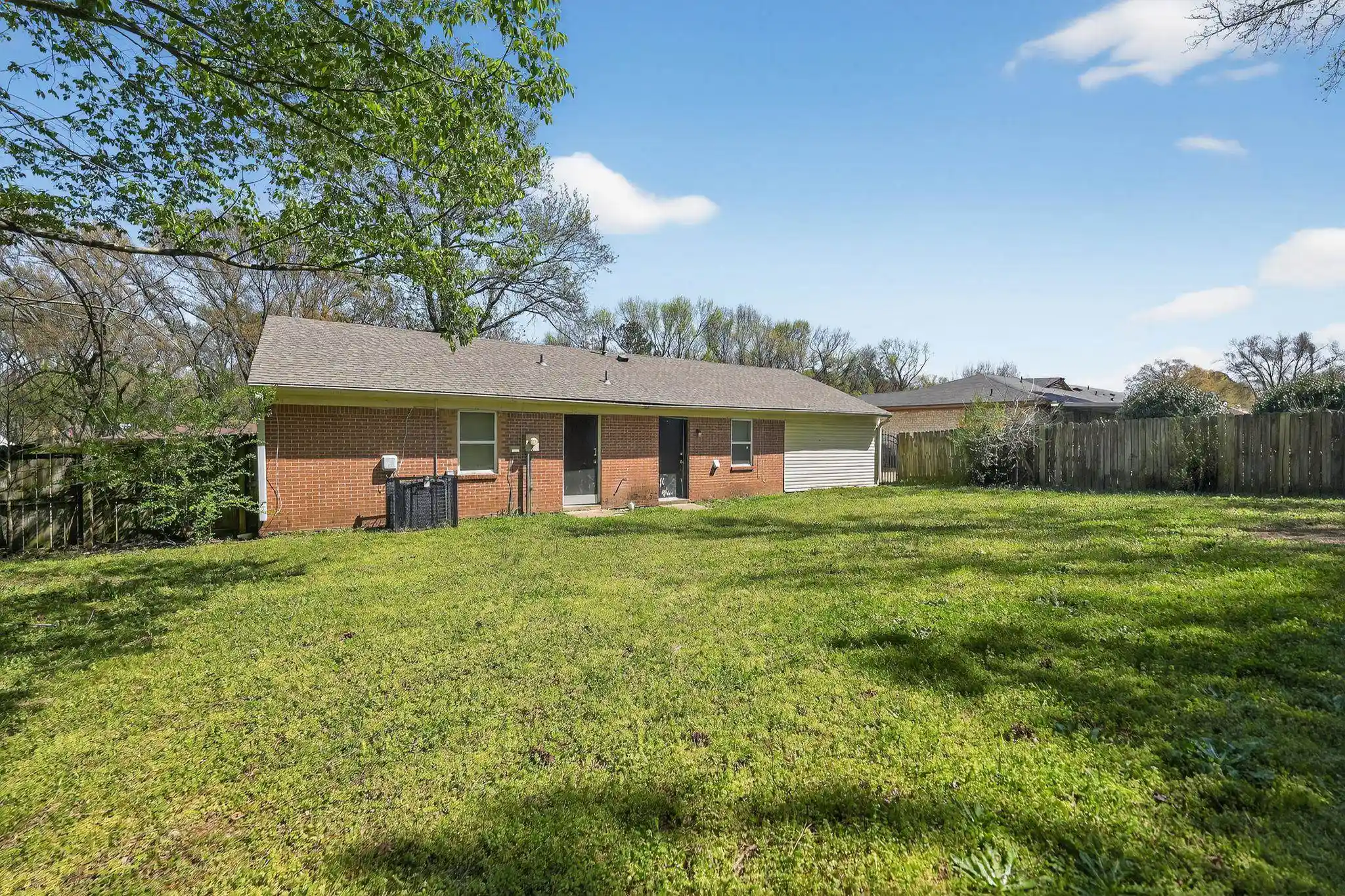 Homes for sale in Memphis, TN | 4537 Whiteside St, Memphis, TN 38109 | MLS# 10217859