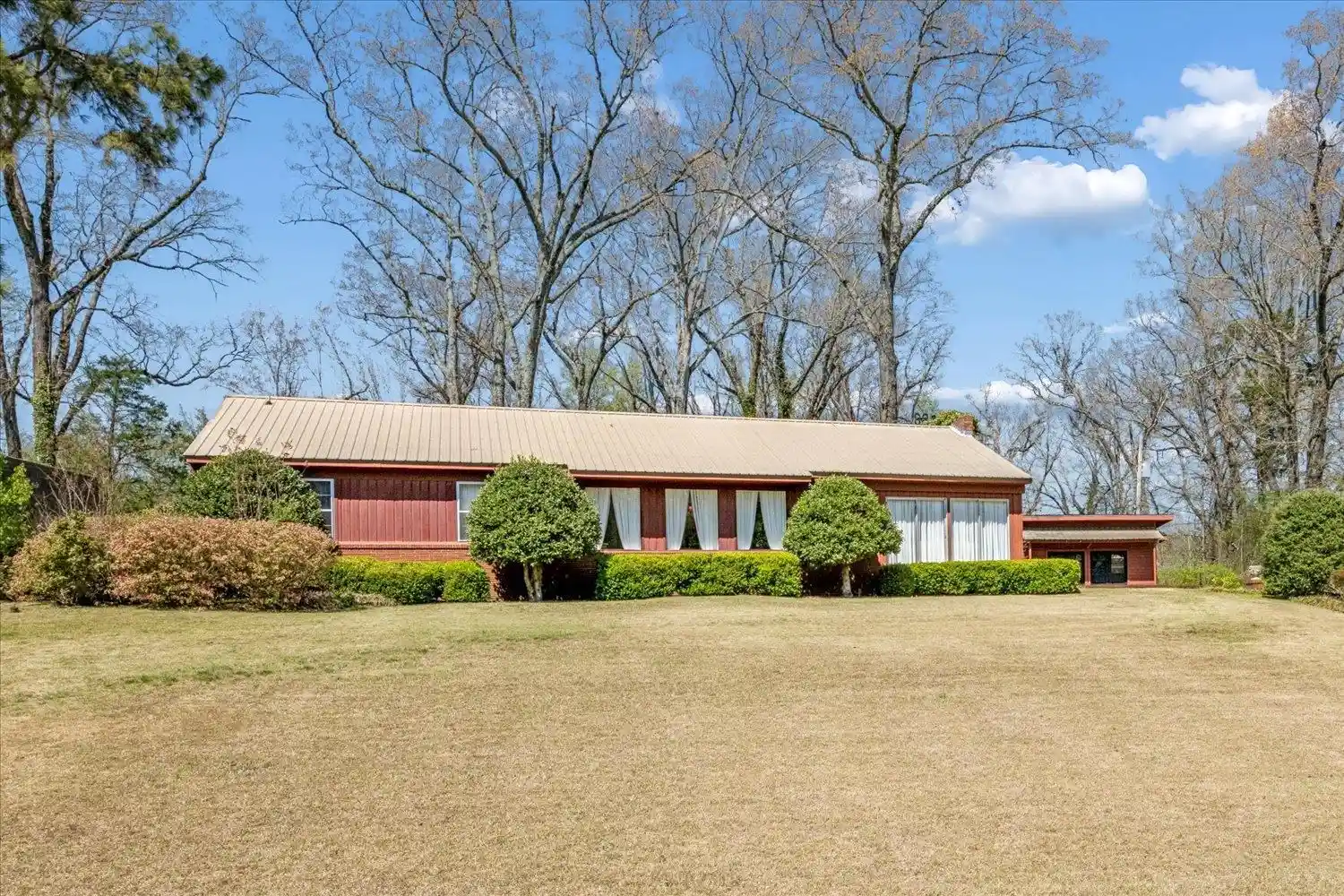 Photo 1 of Townhouse for sale at 560 W Woodland Hts Dr, Holly Springs, MS 38635 | MLS# 10217879 | Listing updated on 2026-04-12